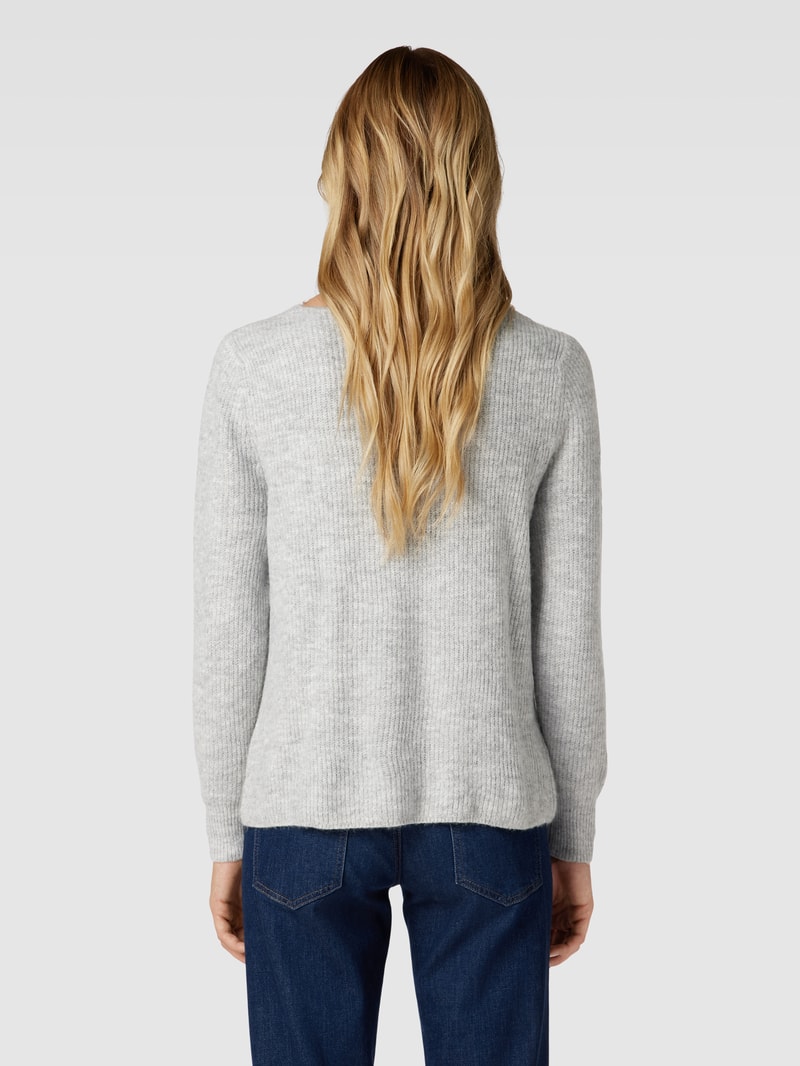 Strickpullover mit U-Boot-Ausschnitt in hellgrau meliert
