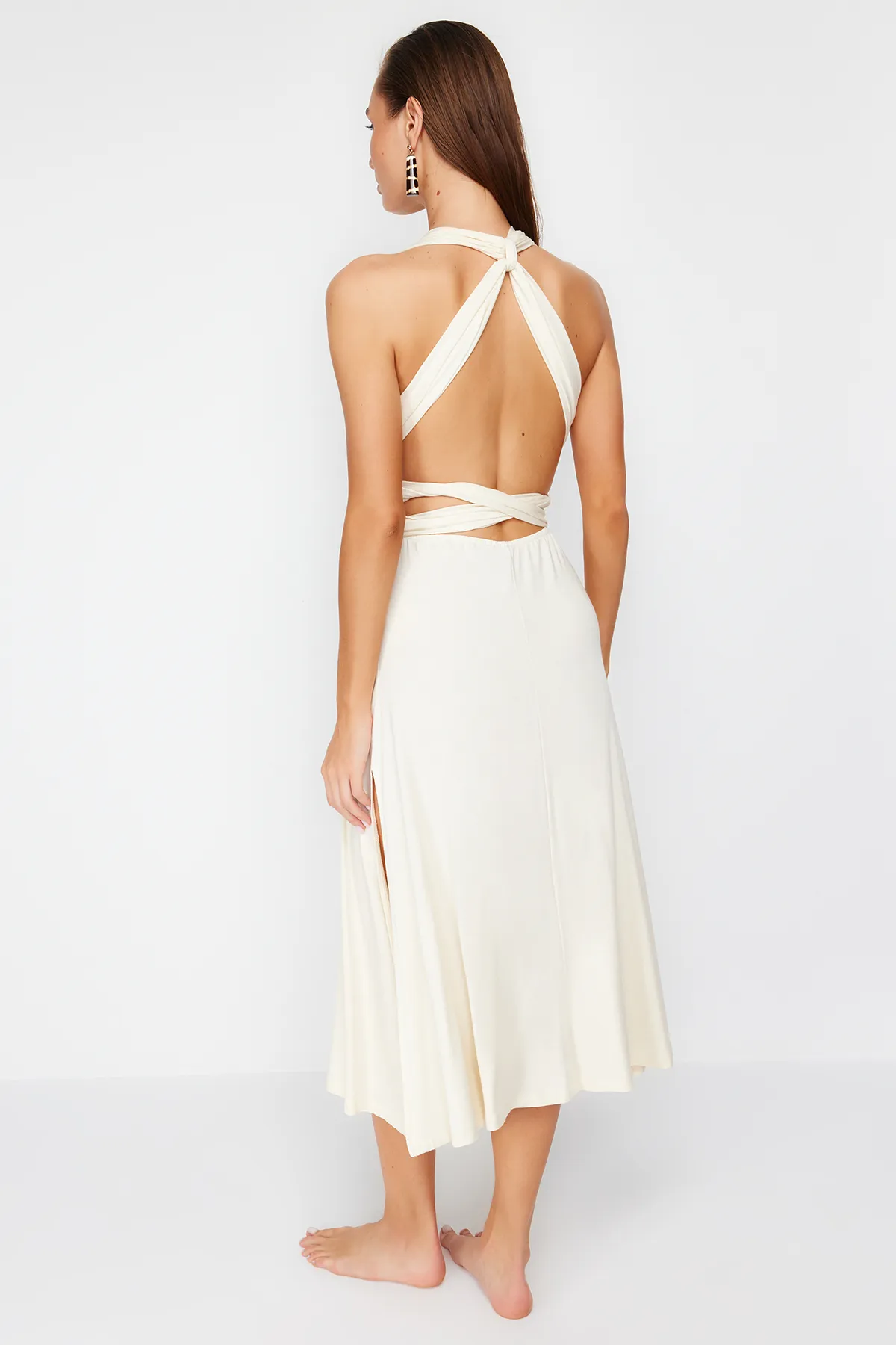 Trendyol Collection  Ecrufarbenes, gestricktes, geschnürtes Strandkleid für die Brautmode mit Gürtel TBESS21EL2992