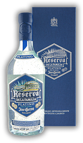Cuervo Platino Reserva de la Familia Plata Cuervo Platino Reserva de la Familia Plata Mundgeblasenes Glas, Wachssiegel und Schleife, von Hand nummeriert und datiert. 0,7	 Liter - Vol 40%