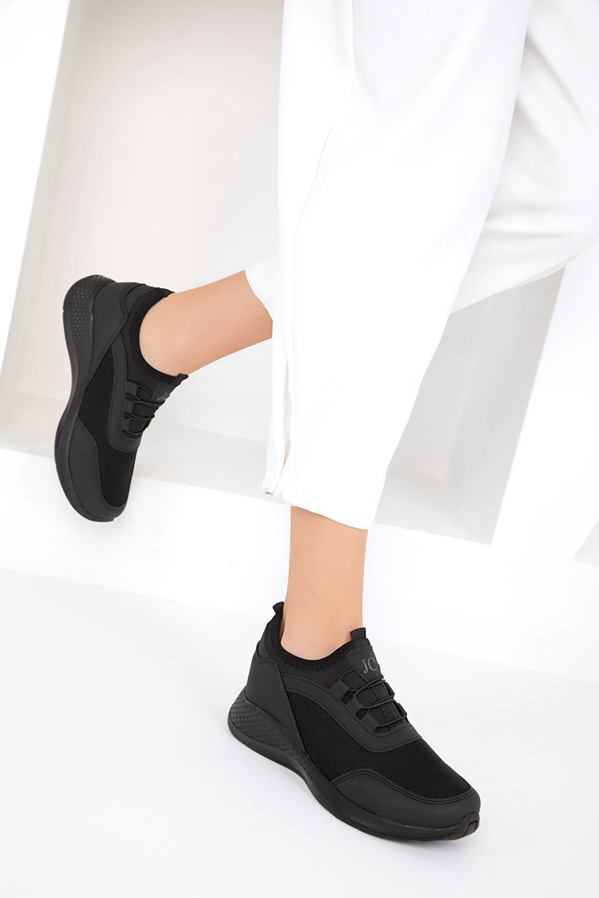 SOHO  Schwarz-Schwarz Damen Sneaker 15226