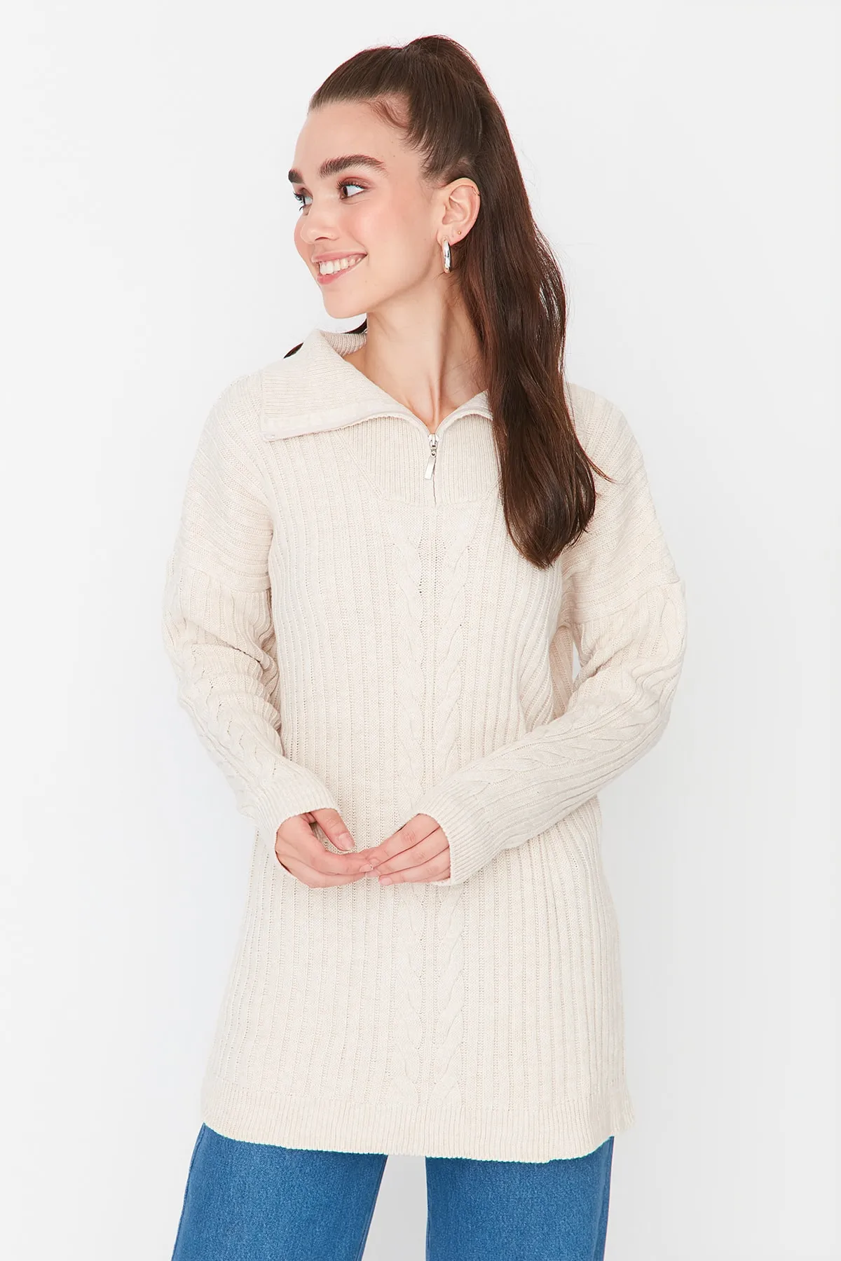 Trendyol Modest  Ecru Selanik gestrickter Strickpullover mit Reißverschluss TCTAW23AK00017