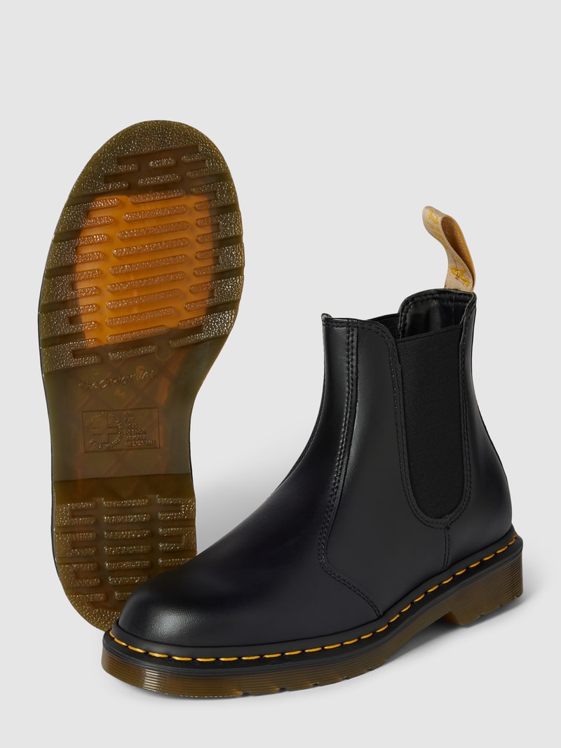 Chelsea Boots mit elastischen Einsätzen in schwarz
