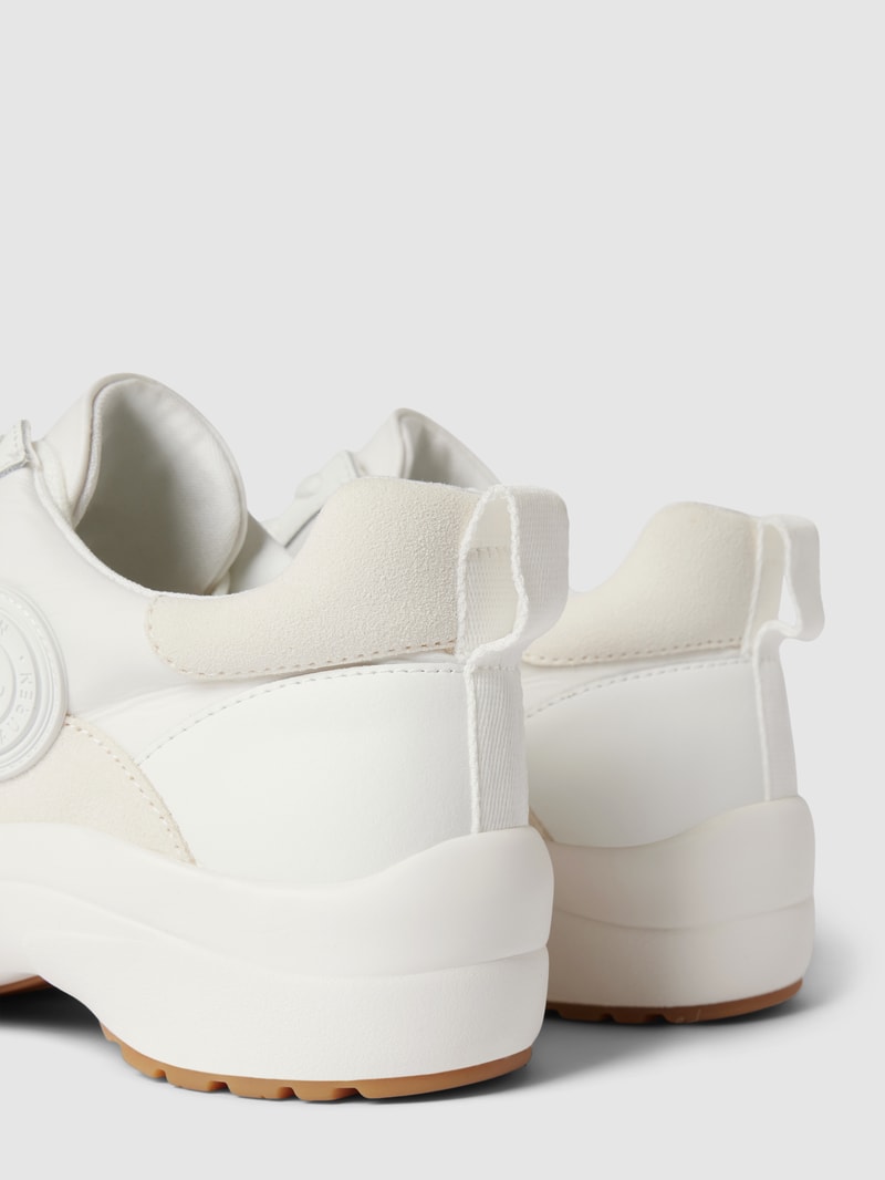 Sneaker mit tonalem Besatz Modell 'REAGHAN' in offwhite