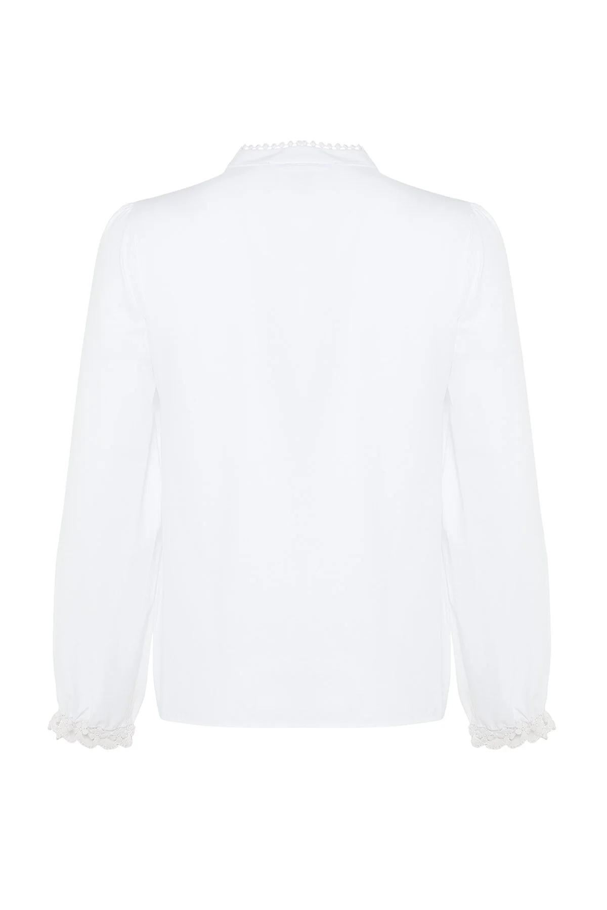 Trendyol Collection  Weißes Spitzenhemd aus Baumwolle - Regular Fit TWOAW21GO0077