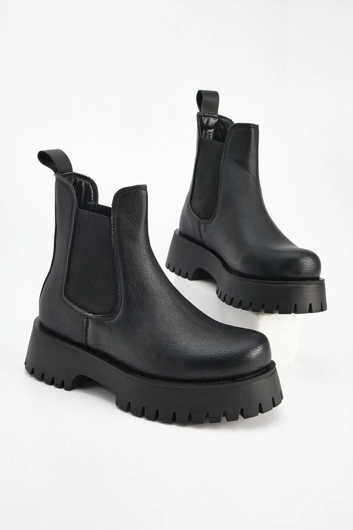 Marjin  Damen-Tagesstiefel mit dicker Sohle und elastischem Seitenband Kolev Schwarz