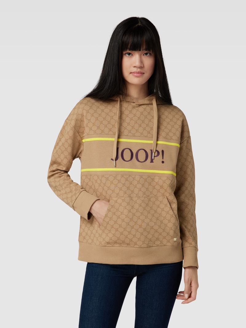 Hoodie mit Allover-Label-Print in beige