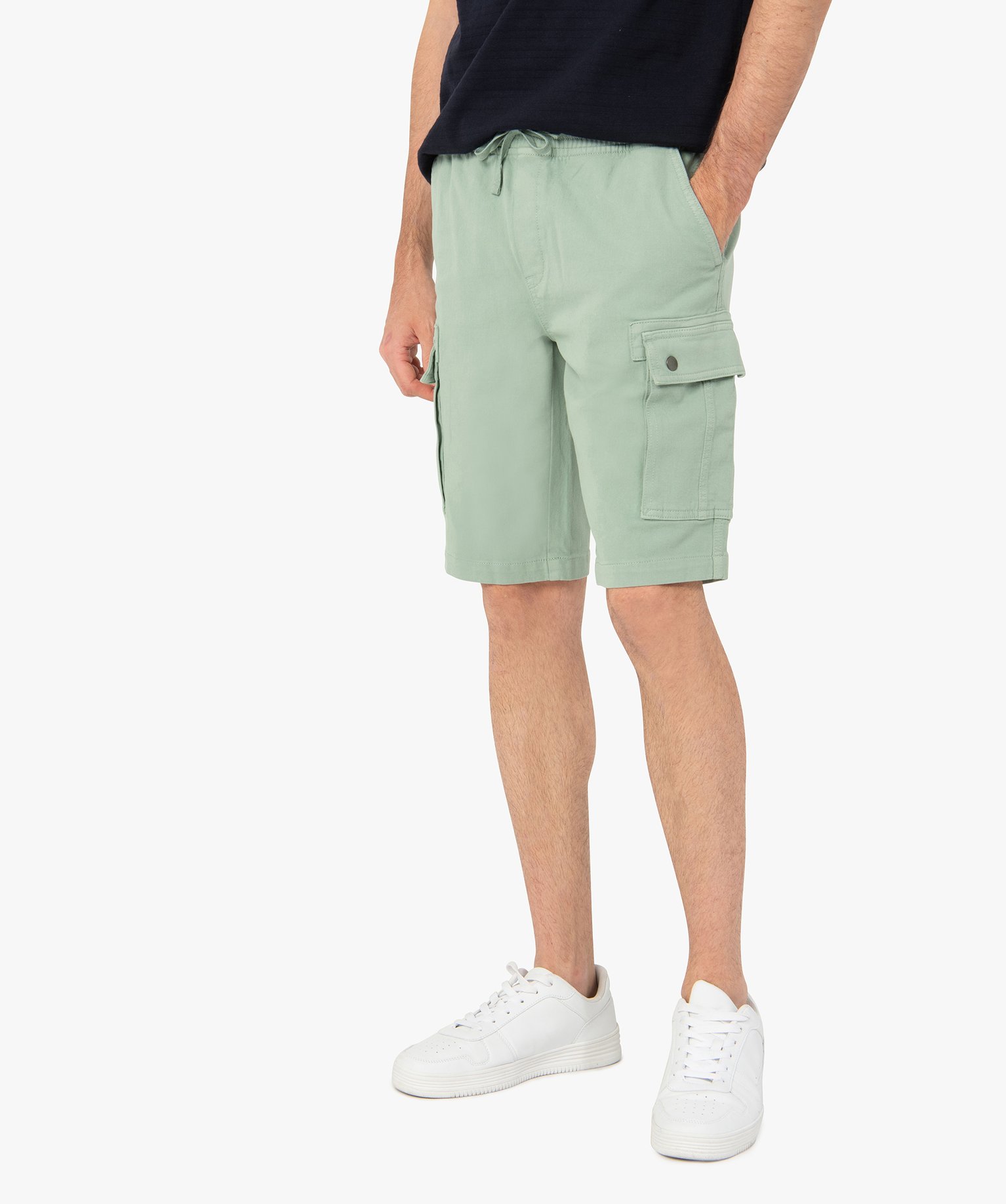 Bermuda homme coupe cargo au coloris unique vert | GEMO