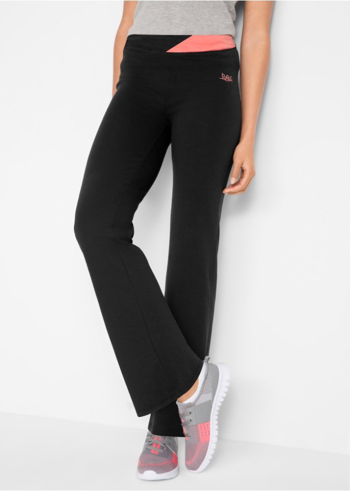 Sporthose aus Baumwolle, ausgestellt