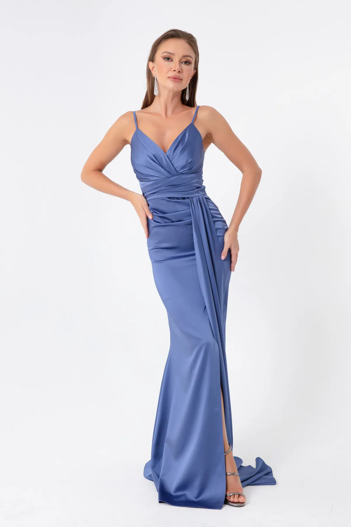 Lafaba  Langes Satin-Abendkleid und Abschlusskleid für Damen mit Indigo-Trägern