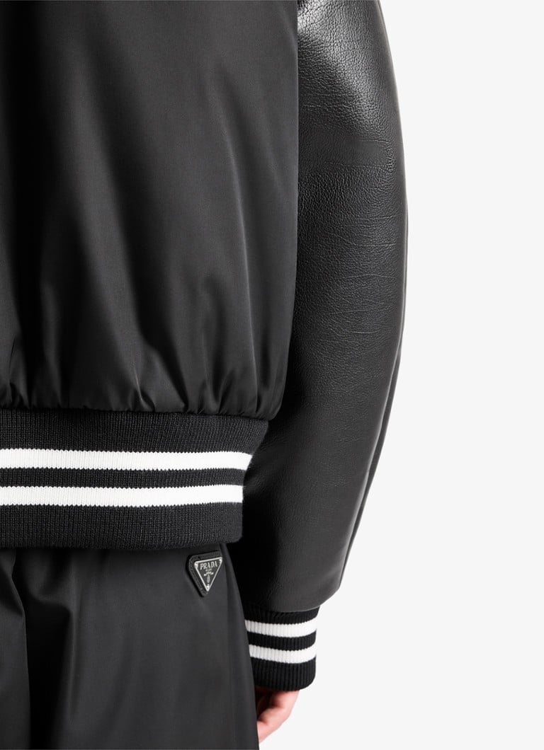 Prada Re-Nylon ylisuuri bombertakki nahkasomisteella