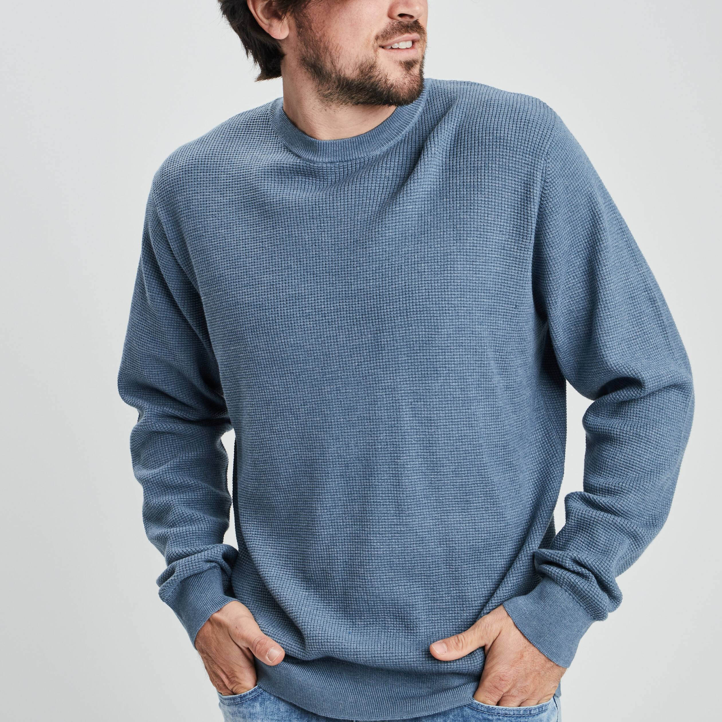 Pull avec col rond à relief bleu gris homme | La Halle