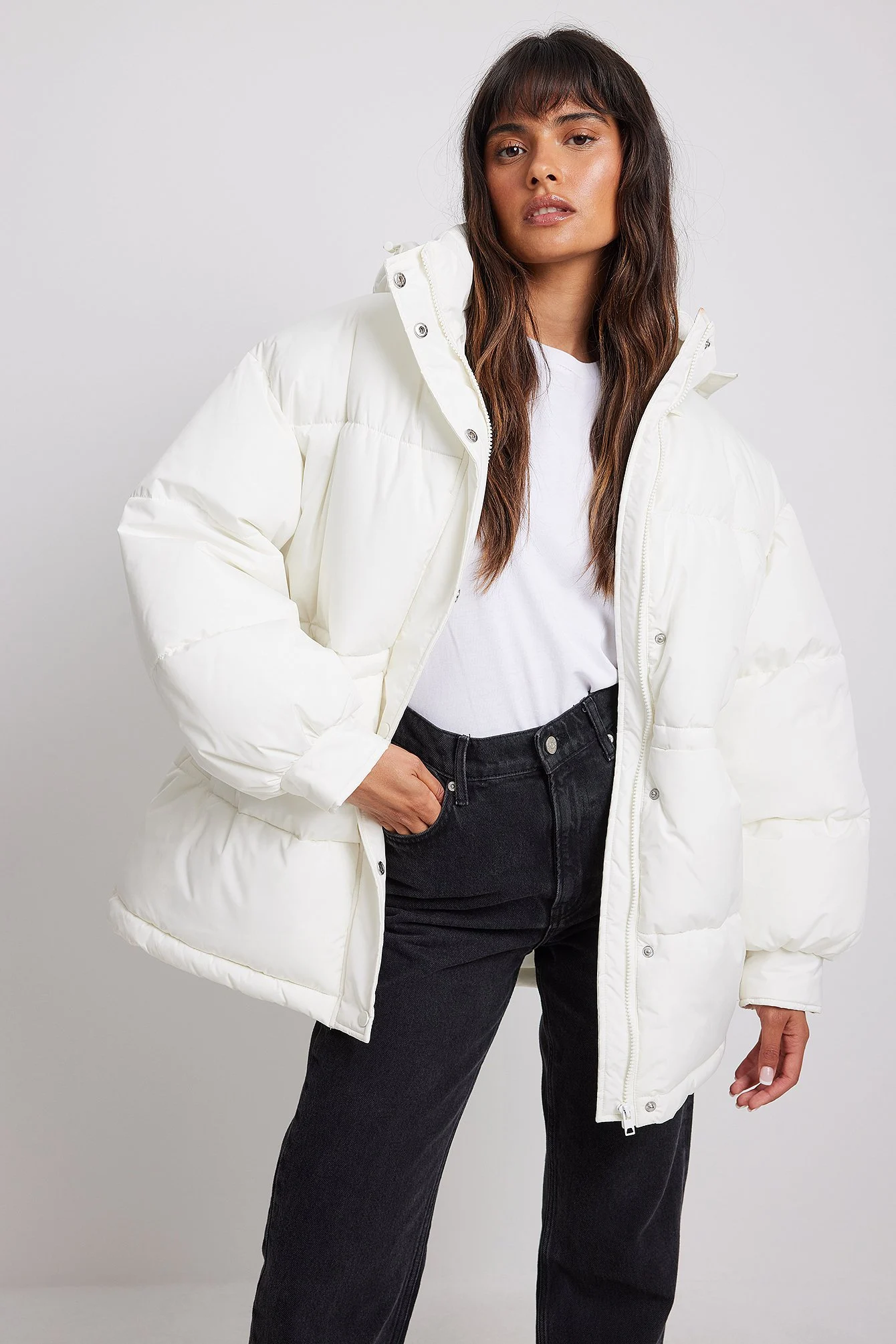 Recycelte gefütterte Jacke mit Kordelzug an der Taille