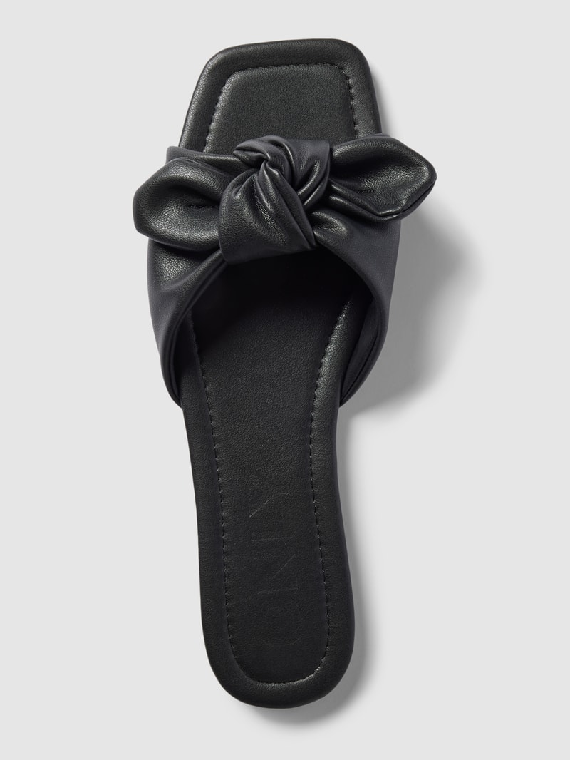 Pantoletten mit Knotendetail Modell 'MILLIE' in schwarz