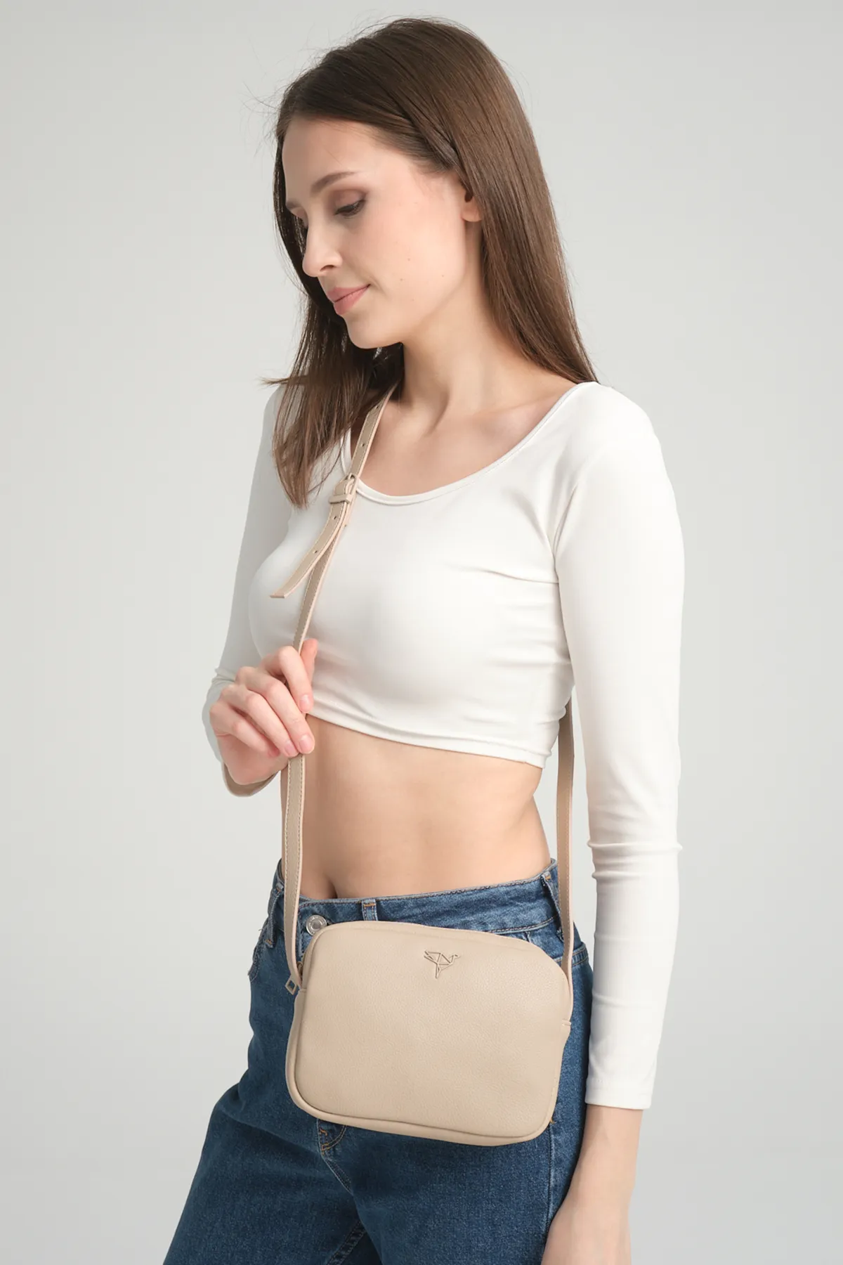 Garbalia  Damen-Minitasche Liberty Beige Creme mit verstellbarem Schultergurt mit Kreuzgriff und Reißverschluss