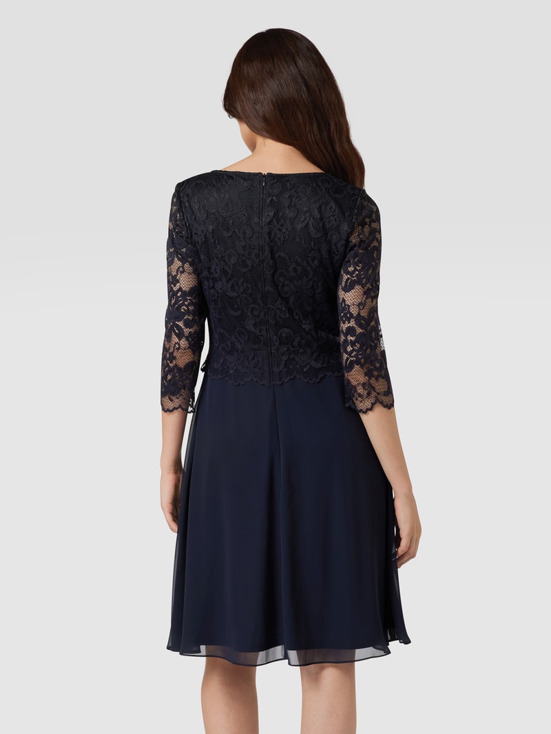 Cocktailkleid mit Spitzenbesatz in dunkelblau