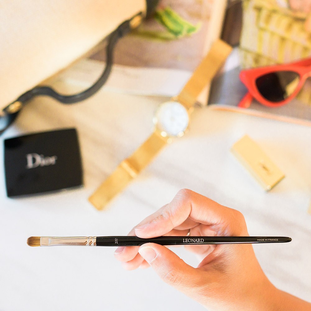 Leonard brushes Plochý štětec na oční víčka
