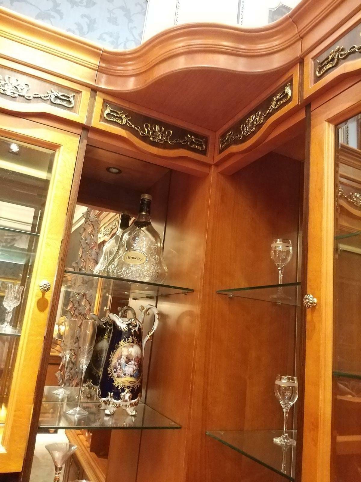 JVmoebel Barschrank Vitrine Bar Schrank Schränke Hausbar Klassische Bar Antik Stil