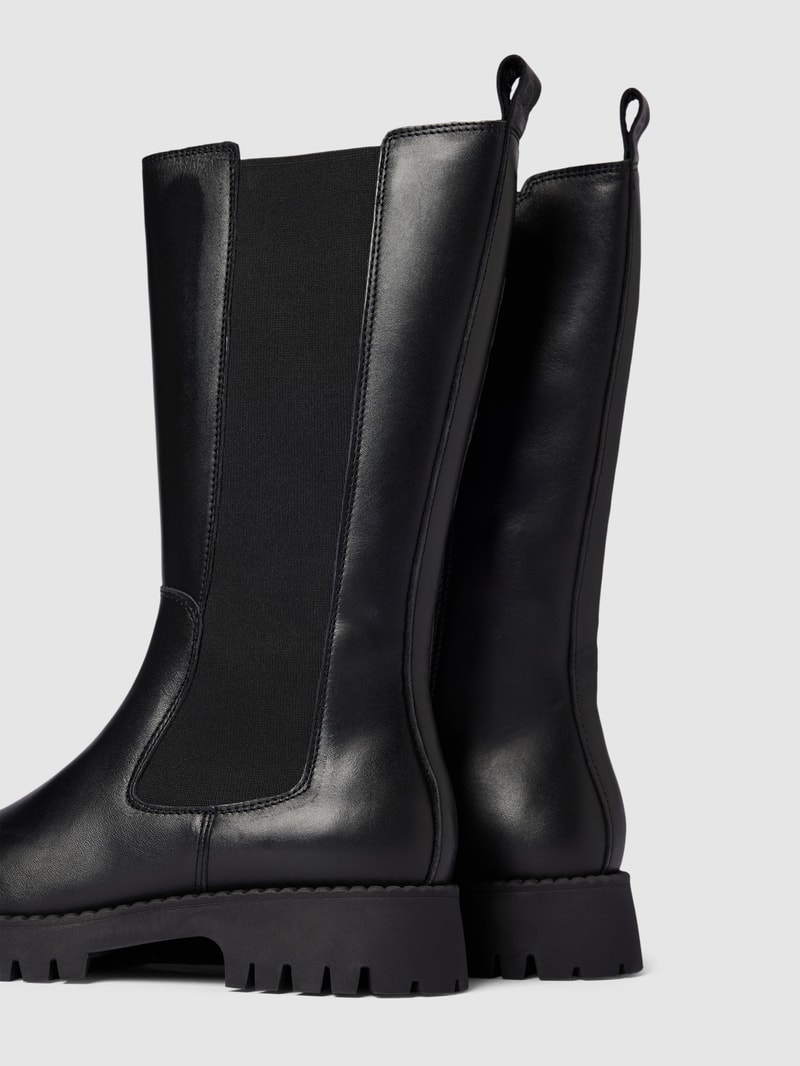 Chelsea Boots aus Leder in unifarbenem Design in schwarz