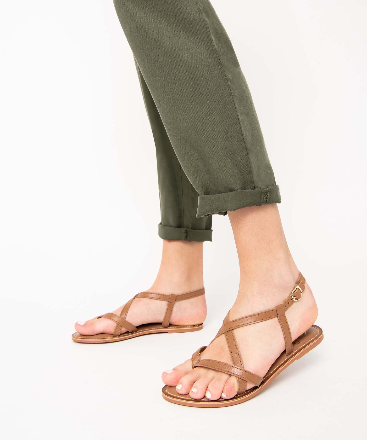 Nu-pieds femme en cuir fines brides spéciales pied large camel | GEMO