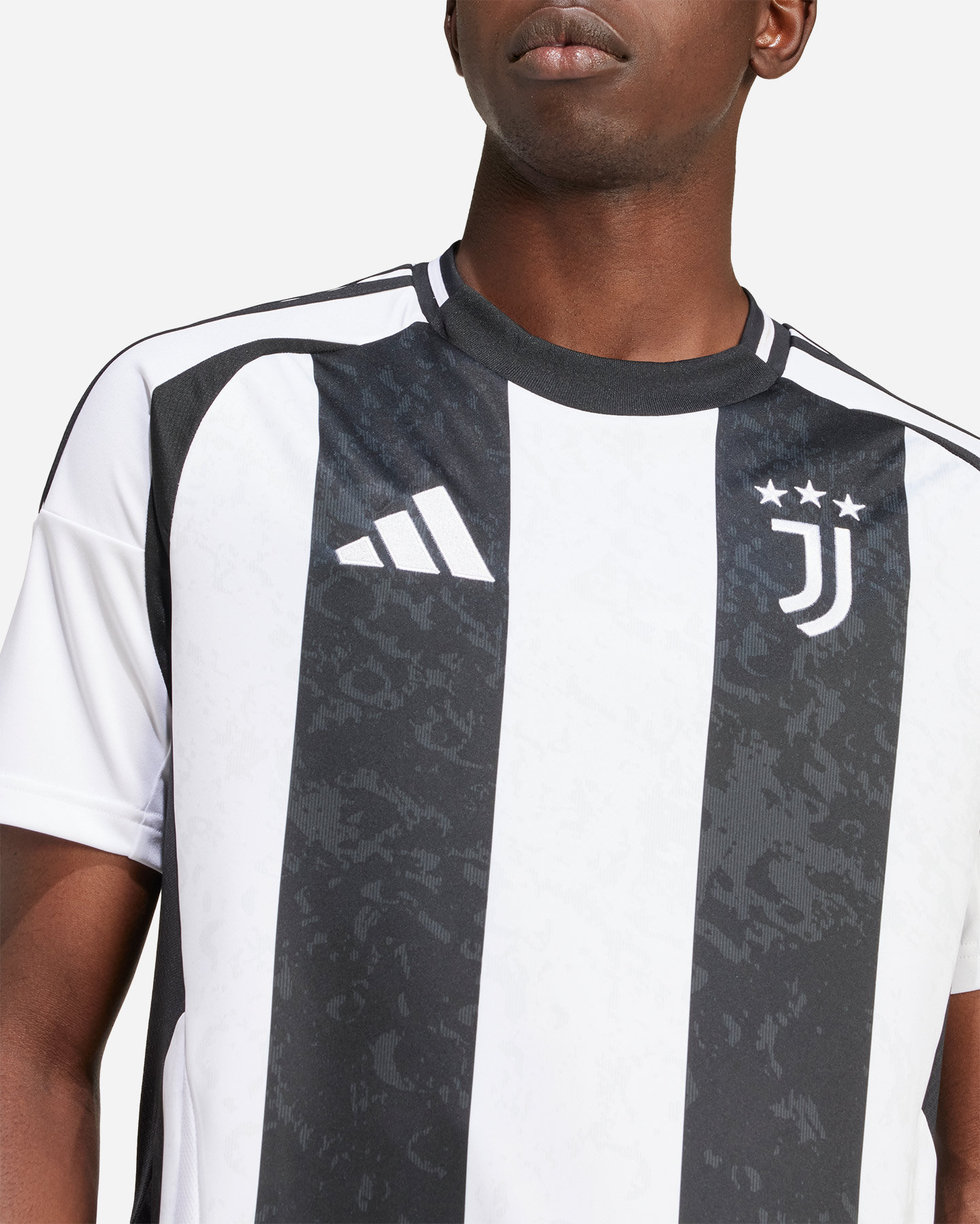 Oficiálny futbalový dres Adidas Juventus Home 24-25 M IS8002