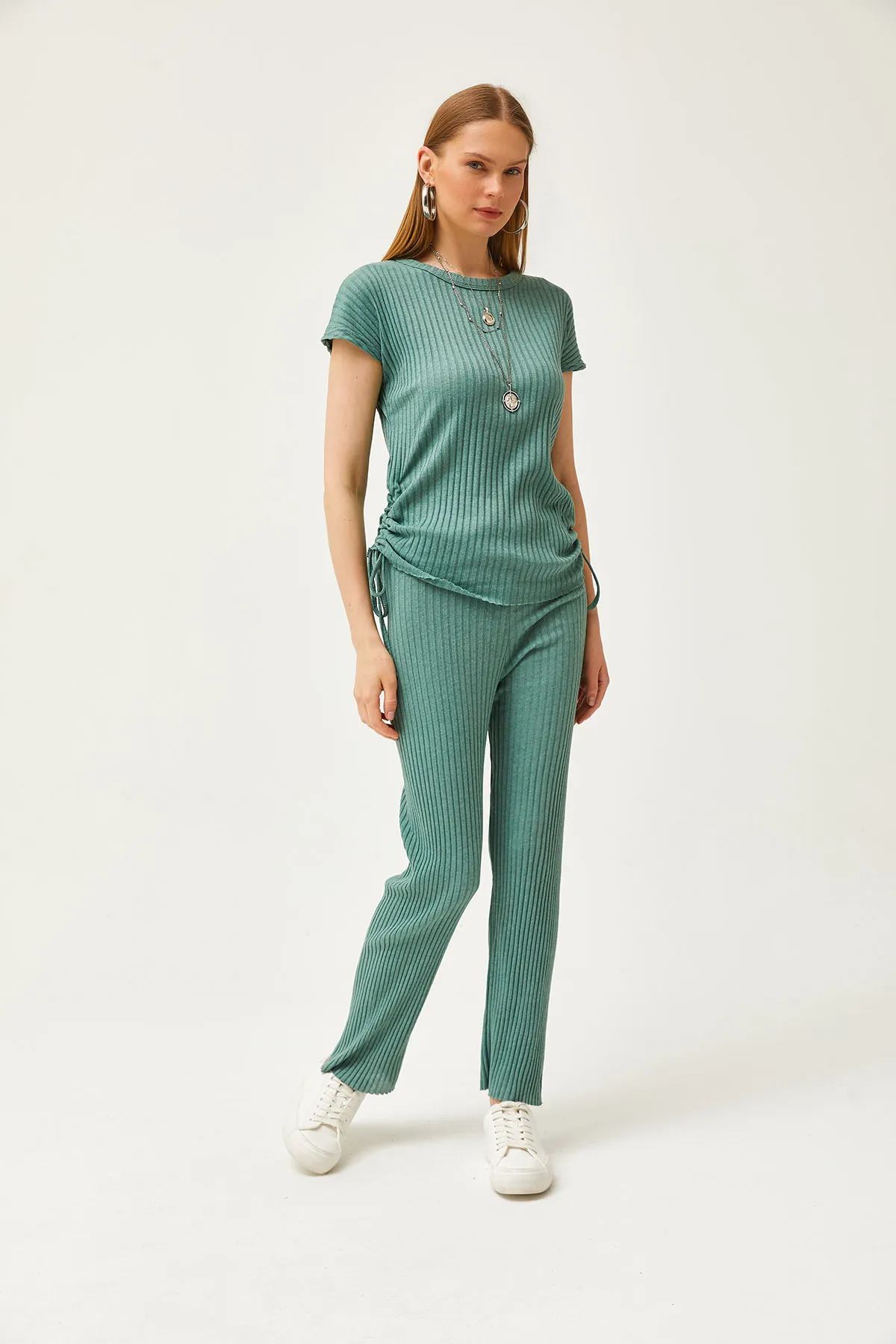 Olalook  Grünes Damen-Set mit geraffter Seite, Bluse und Palazzo-Hose, TKM-19000196