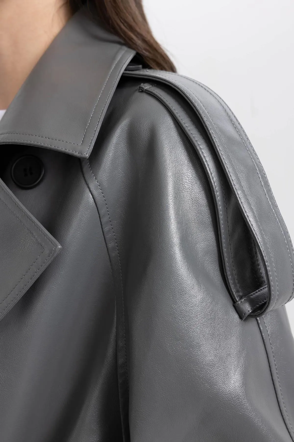 DeFacto  Trenchcoat aus Kunstleder im Relaxed Fit B1392ax23au