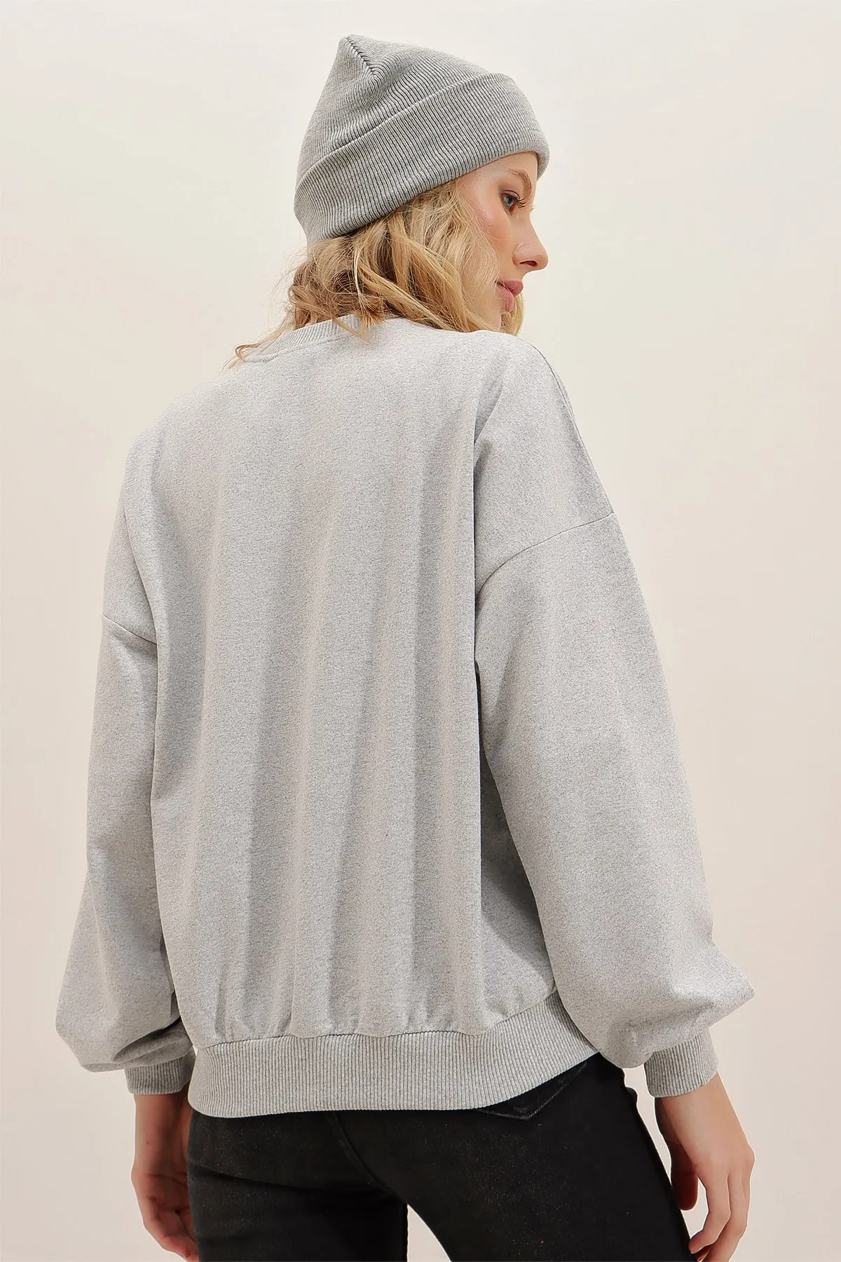 Trend Alaçatı Stili  Sweatshirt - Grau - Oversized