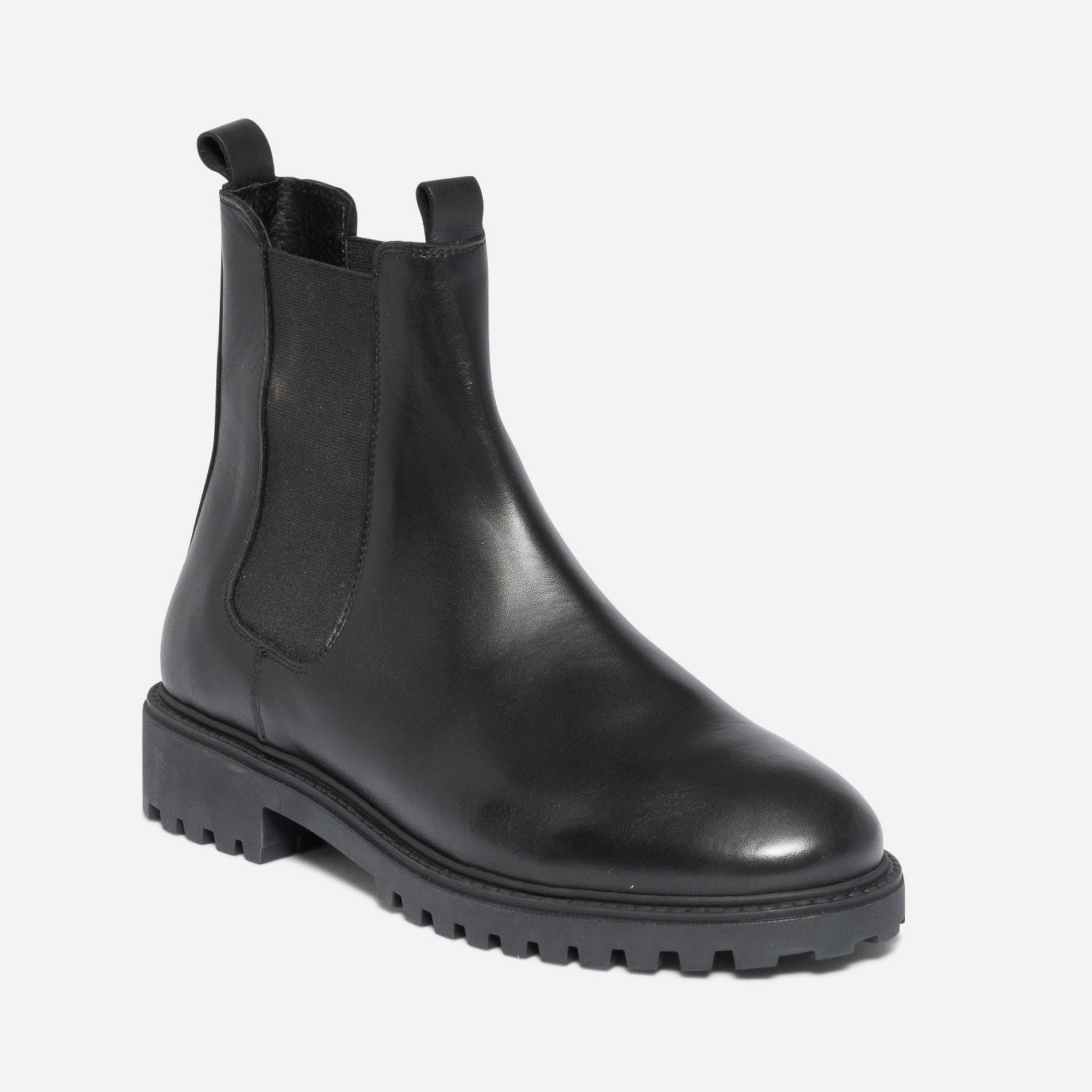 Chelsea boots noir en cuir à semelle crantée