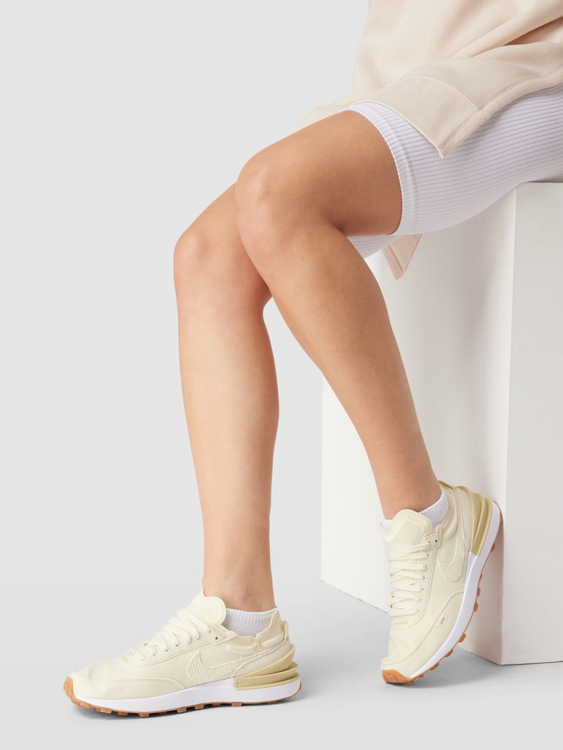 Sneaker mit Label-Details in hellgelb