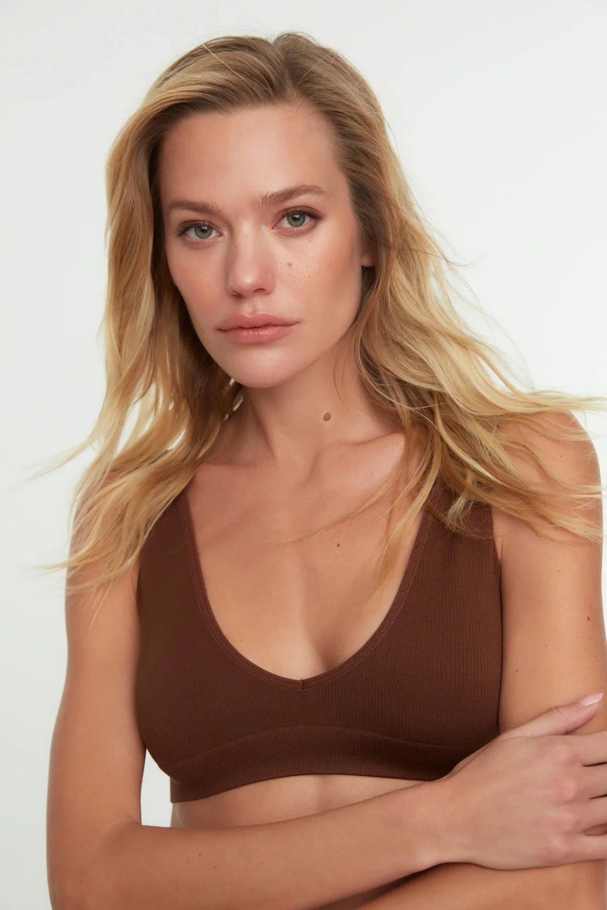 Trendyol Collection  Brauner nahtloser/nahtloser, kappenloser Bralette-Strick-BH THMAW22SU0025