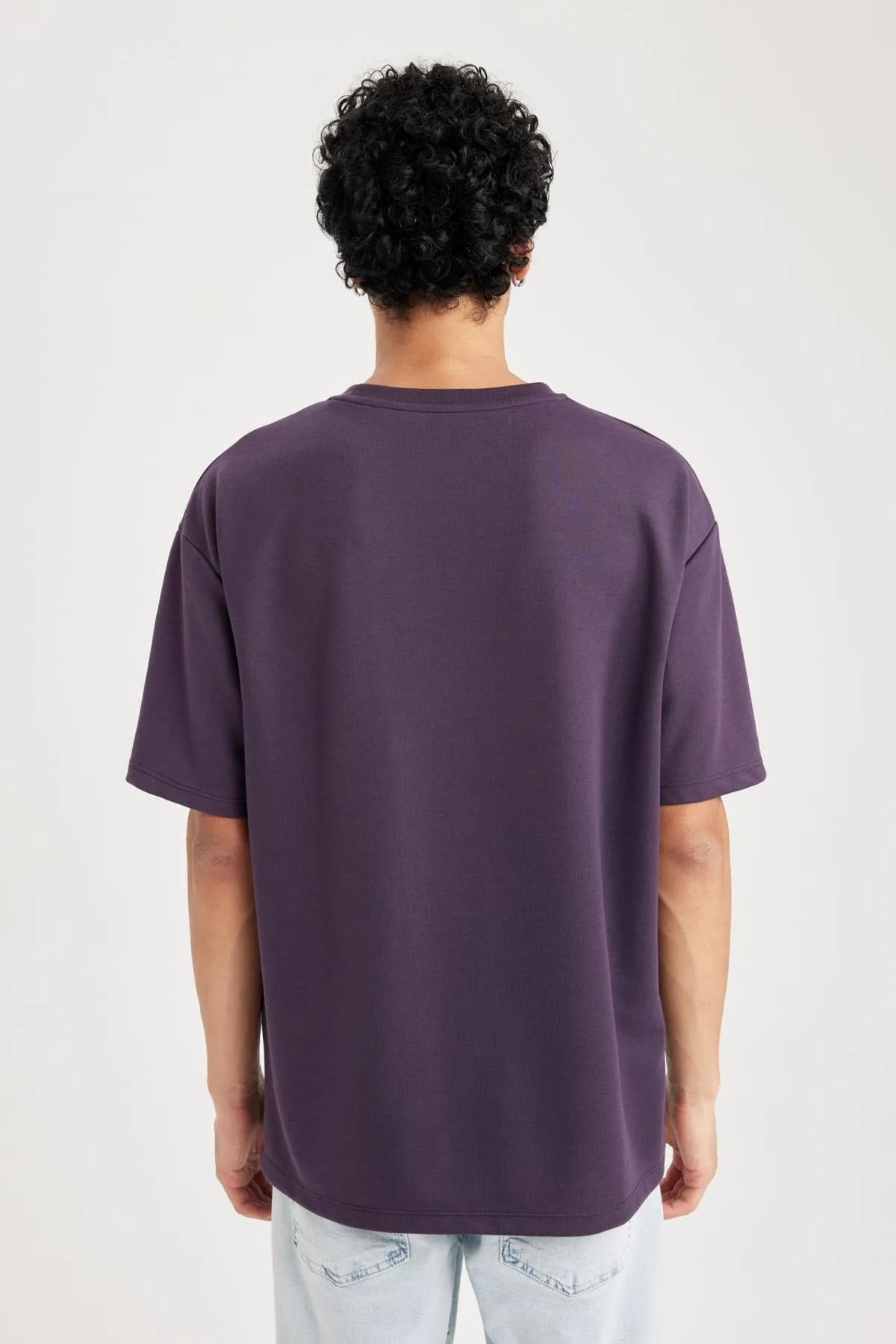 DeFacto  Kurzarm-Basic-T-Shirt aus schwerem Stoff mit Rundhalsausschnitt in Oversize-Passform X3926az23au