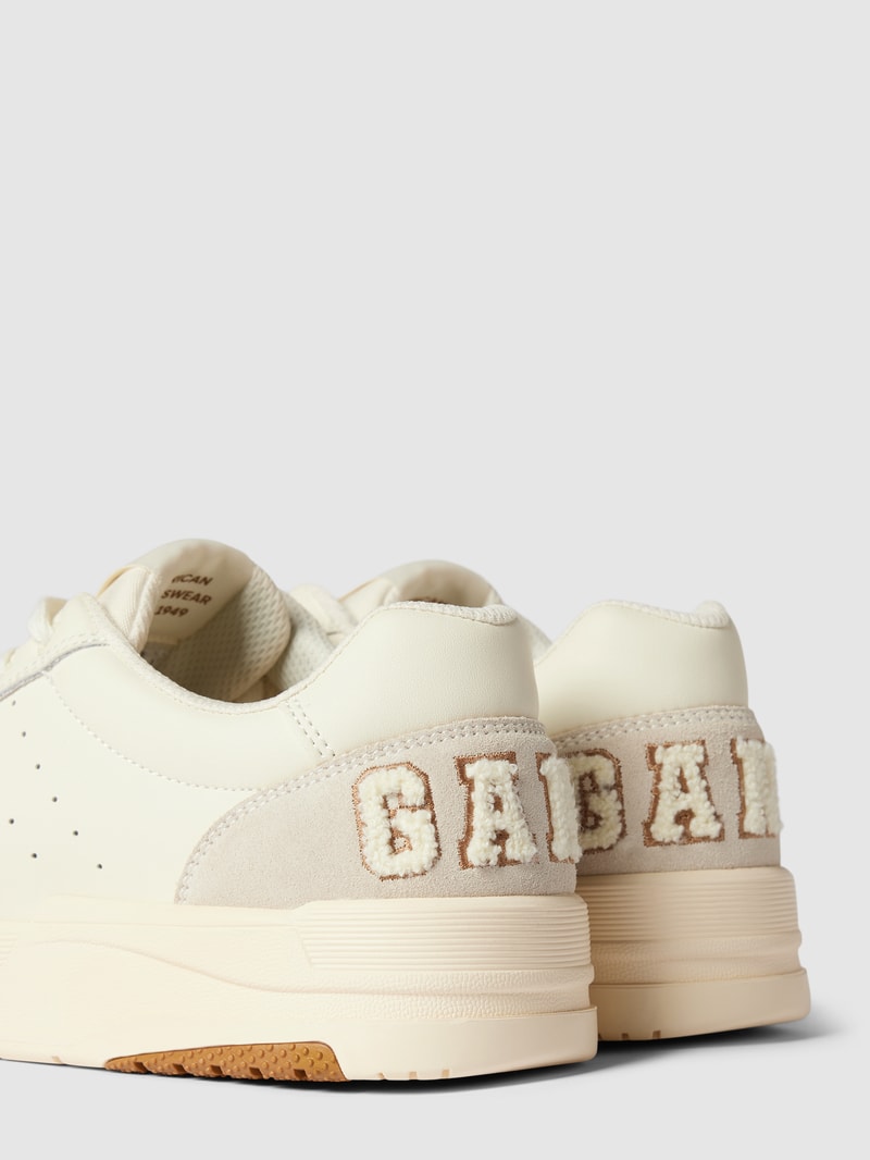 Sneaker mit Label-Details Modell 'Ellizy' in offwhite