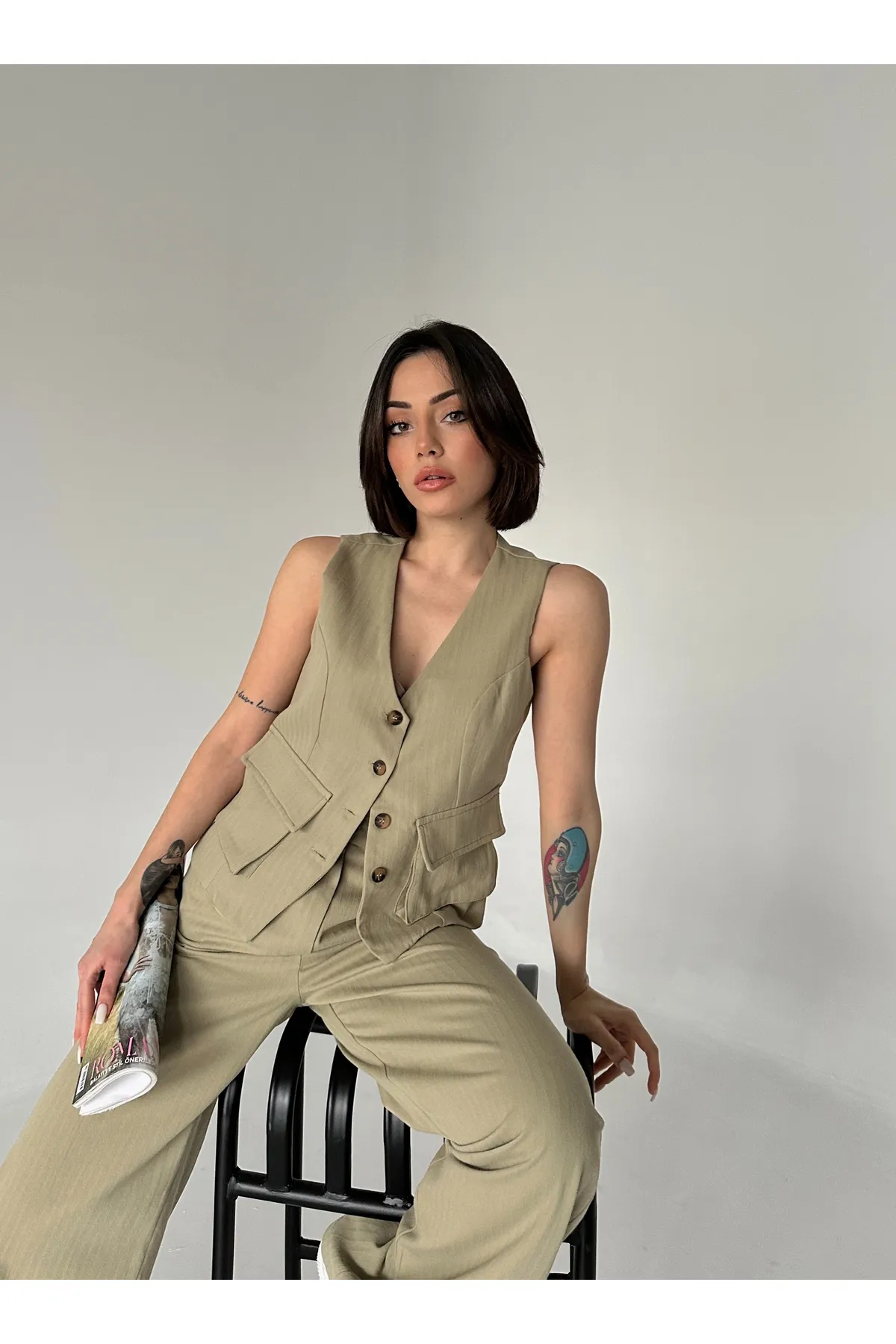 Laluvia  Khakifarbenes Set aus Weste und Hose aus Gabardine, 100 % Baumwolle, mit Taschendetail