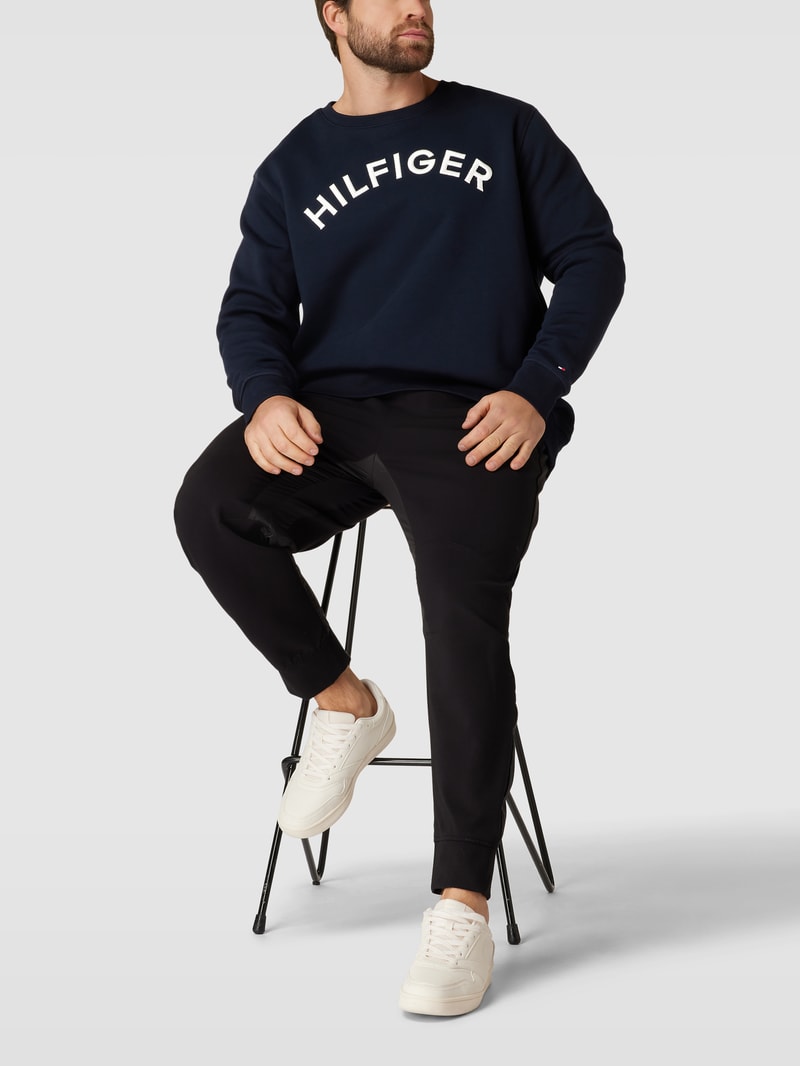 PLUS SIZE Sweatshirt mit Label-Stitching in marineblau