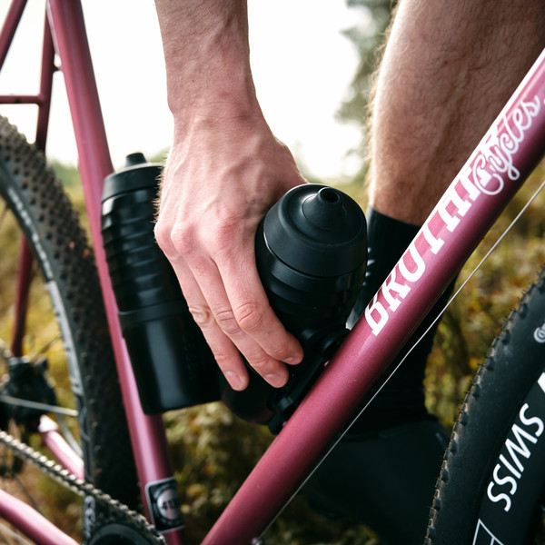 TWIST X KEEGO BOTTLE 600 + BIKE BASE - Fahrradzubehör