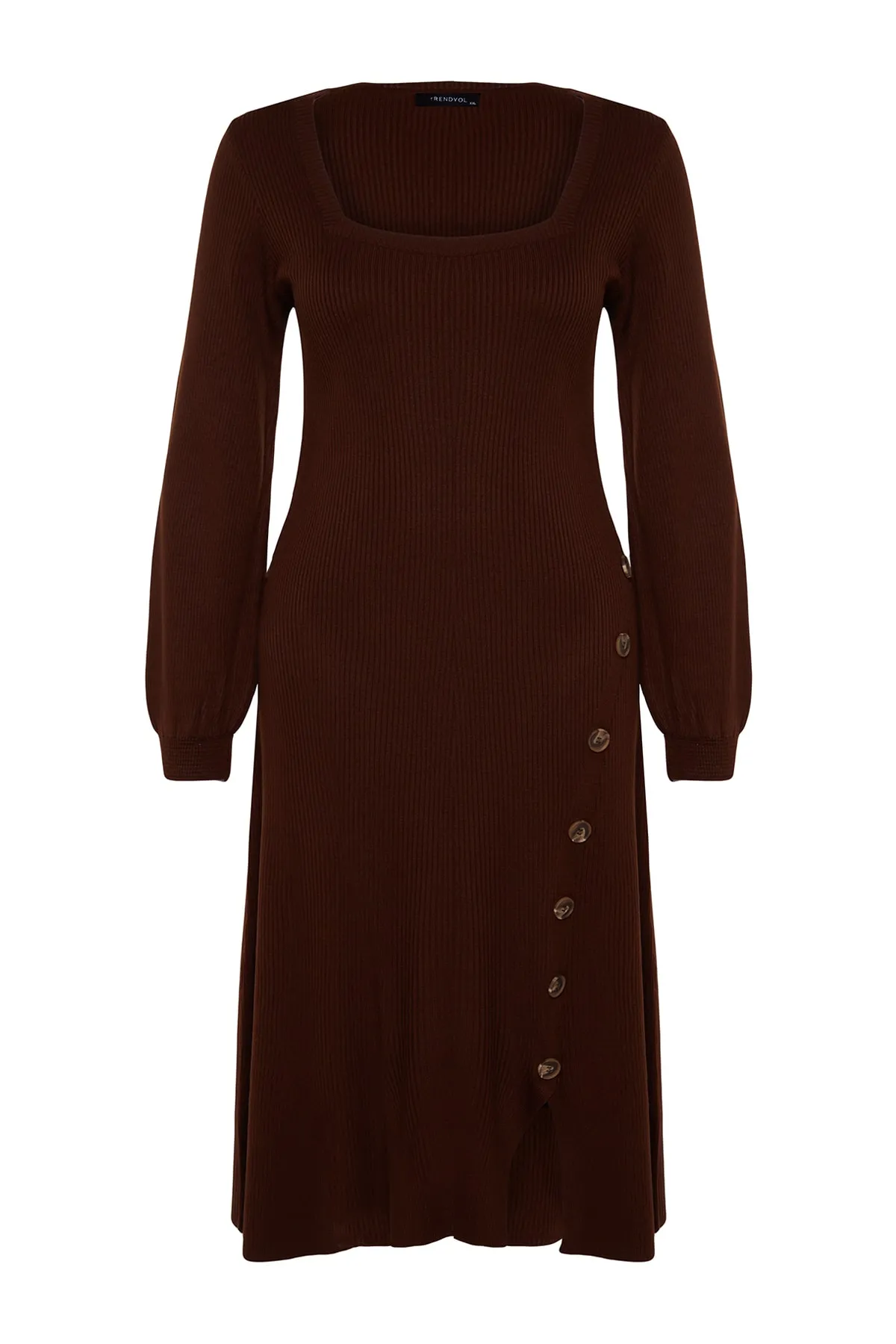 Trendyol Curve  Braunes Strickkleid mit Knöpfen und detailliertem Schlitz TBBAW24AH00009