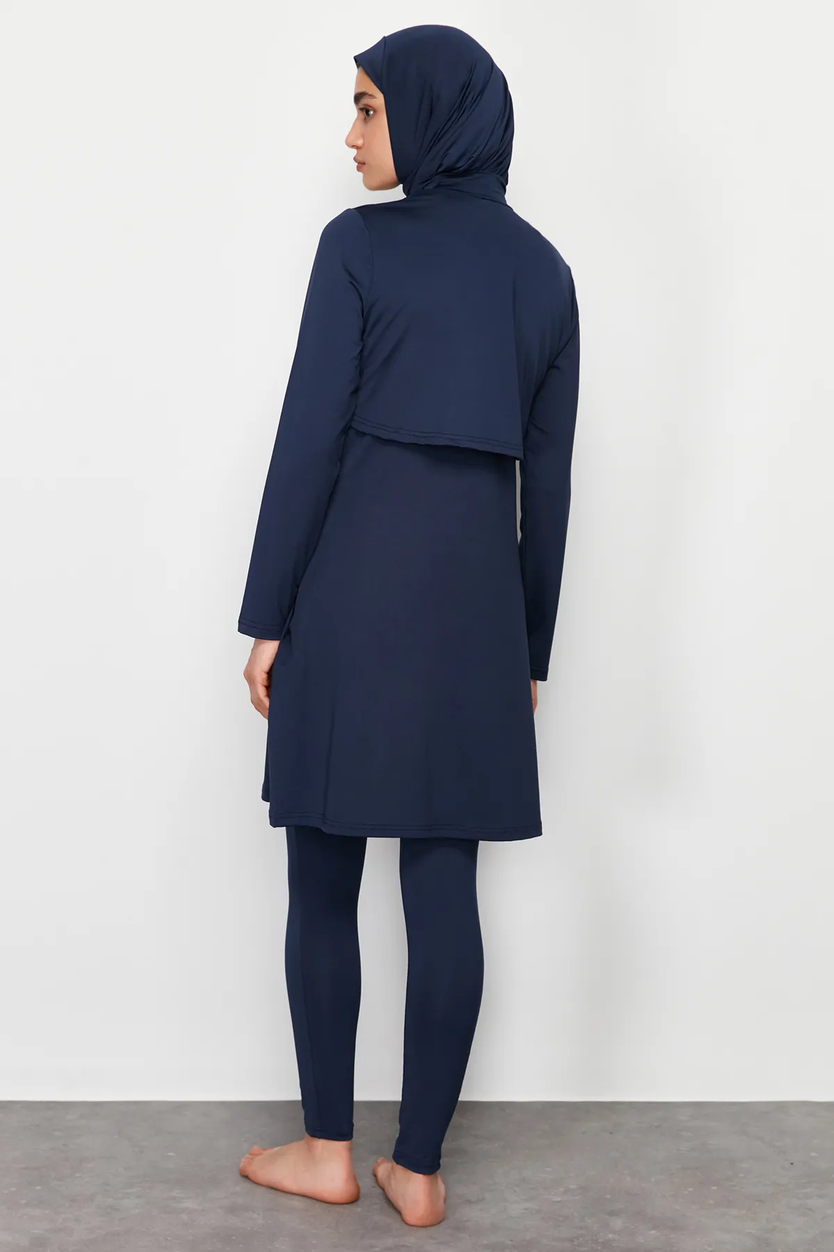 Trendyol Modest  Marineblaues Beachwear-Badeanzug-Set mit vollständiger Abdeckung, dreiteilig, TCTSS24CF00005