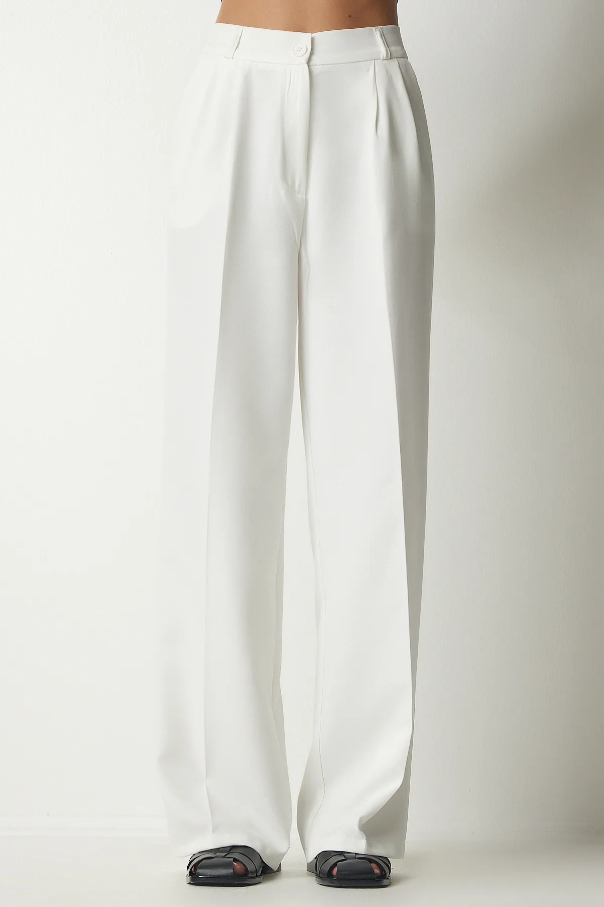 Happiness İstanbul  Weiße Palazzo-Hose mit Taschen für Damen DW00001