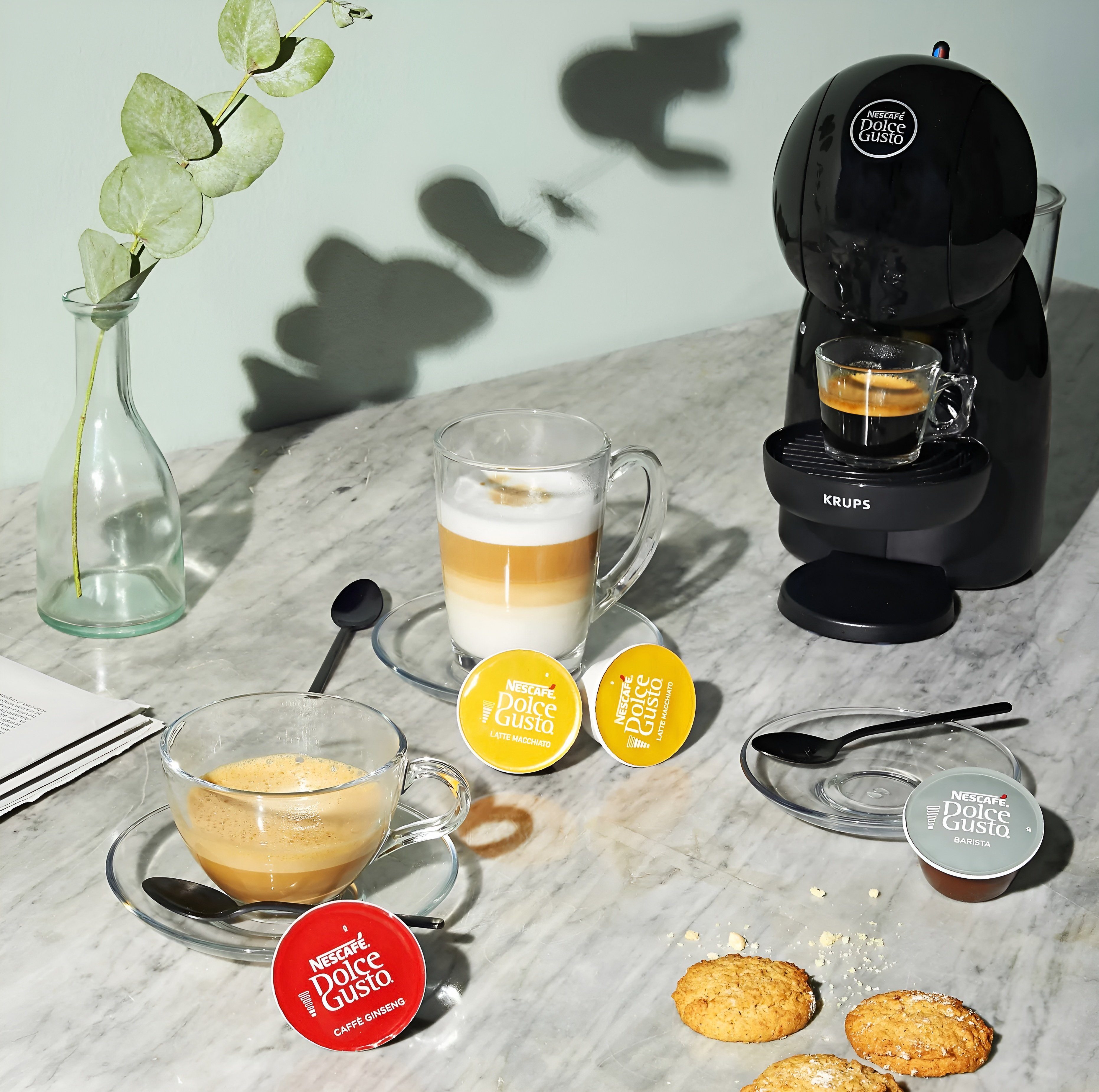 Krups Kapsel-/Kaffeepadmaschine KP1 Nescafé Dolce Gusto Piccolo XS Kapselmaschine Kaffeemaschine + 10€, 4 Packung Mix Kaffe NESCAFÉ® Dolce Gusto Gratis 30 Kaffeekreationen, Kaffeekapseln, Heiß-Kaltgetränke, 0,8 L Wassertank