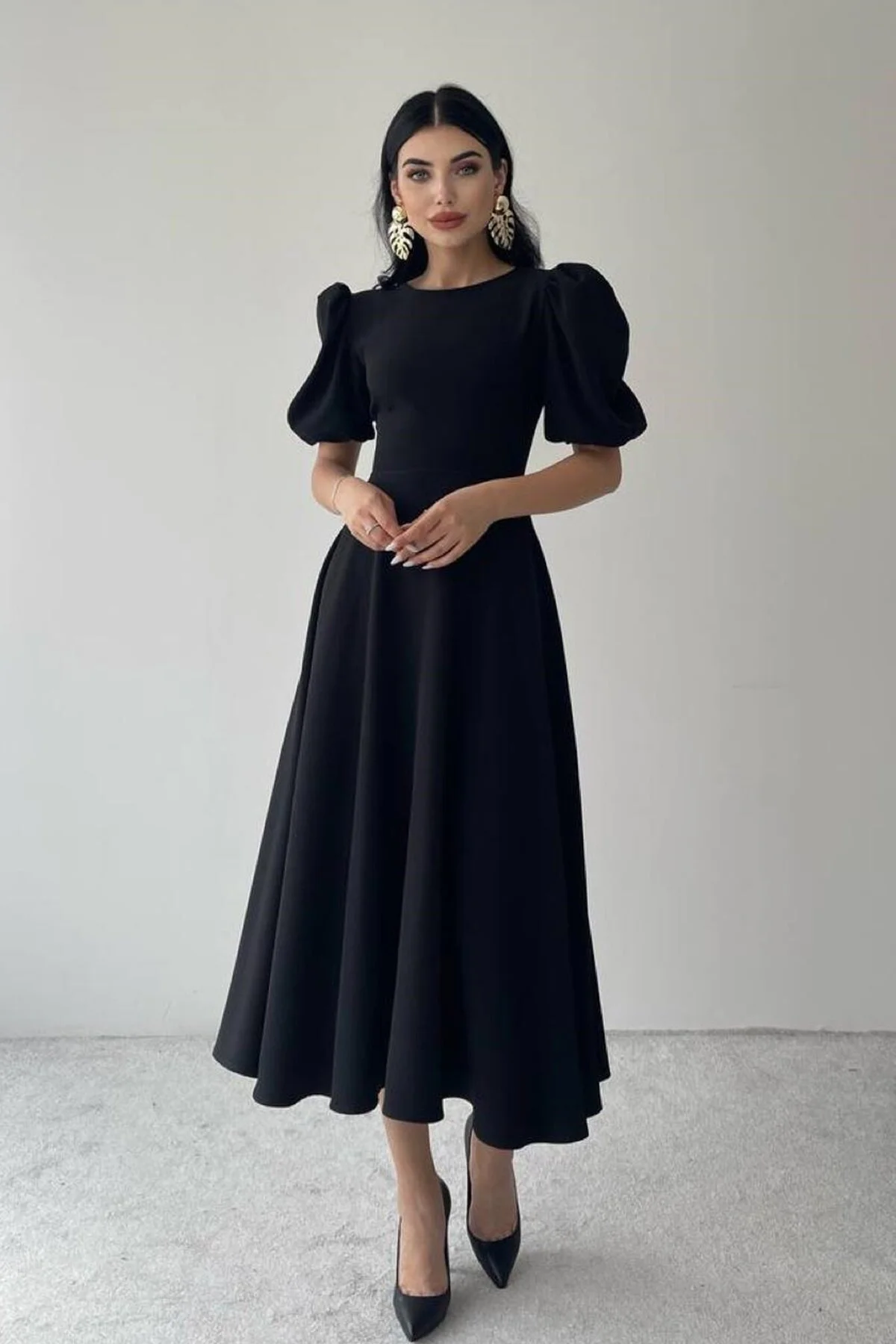 lovebox  Damen-Abendkleid aus Atlas-Stoff mit Rundhalsausschnitt, Prinzessinnenärmeln, Midi-Schwarz, 220