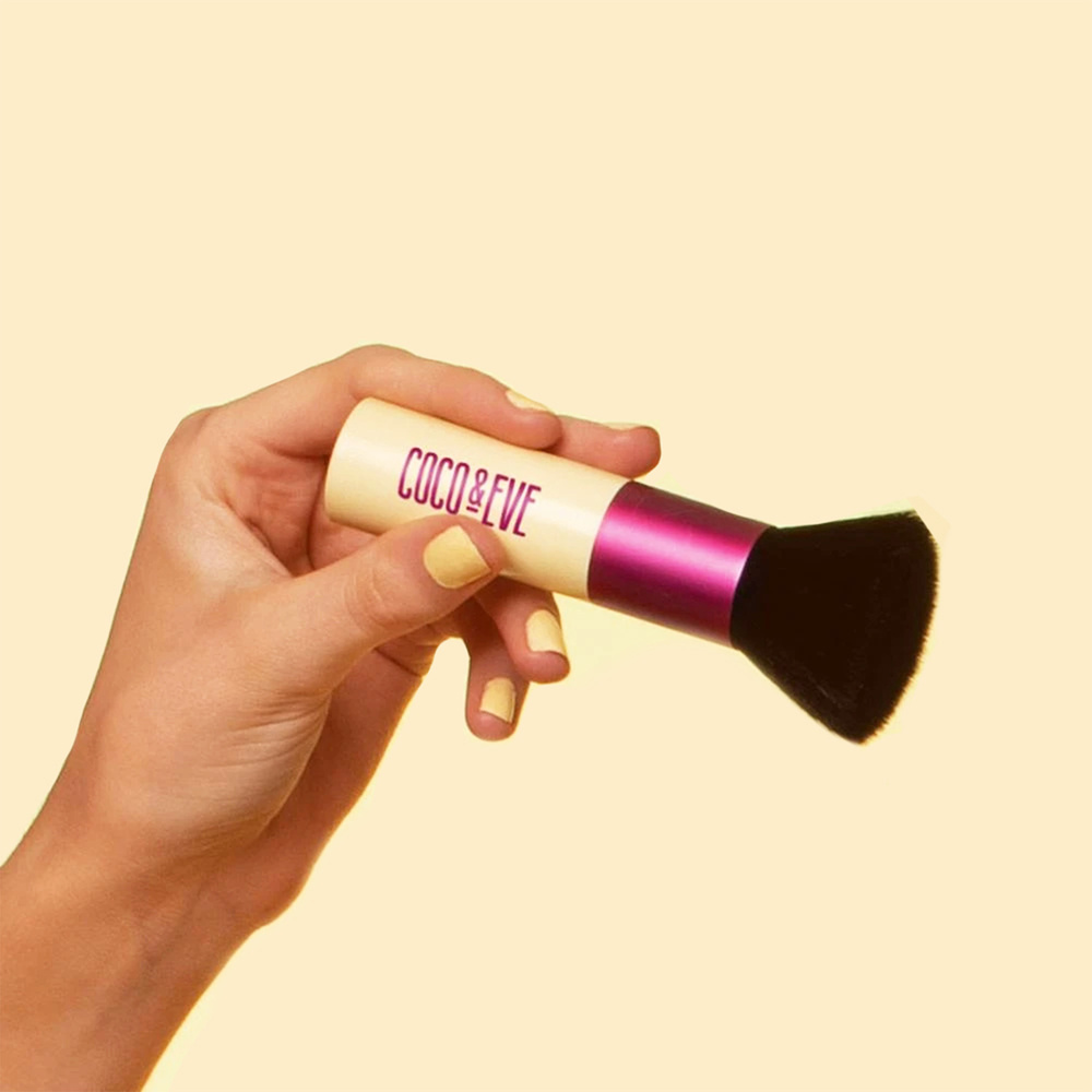 coco & eve Sunny Honey Deluxe Vegan Kabuki Brush Pinceau Kabuki
