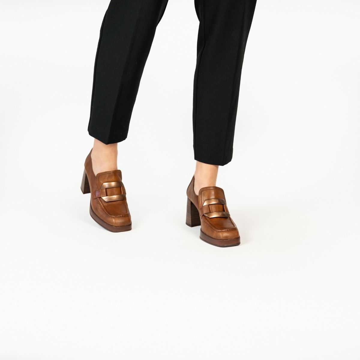 Hispanitas  HI 222251 - cognac