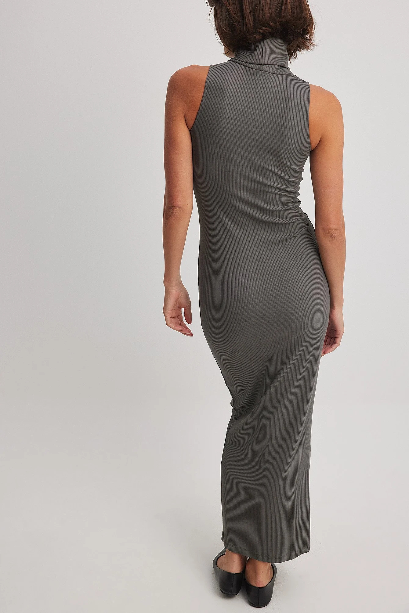 Maxikleid mit hohem Ausschnitt