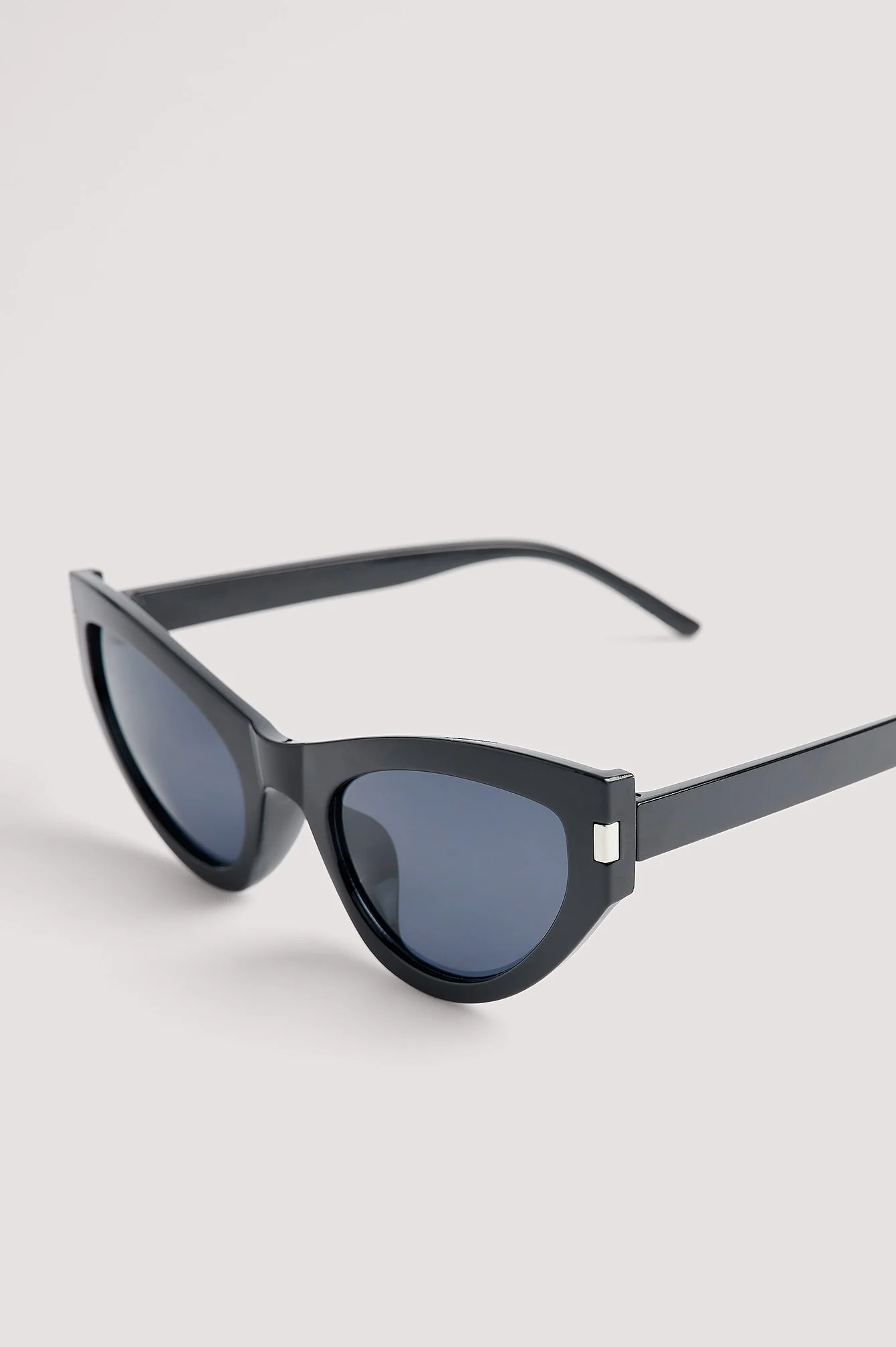 Spitz zulaufende Katzenaugen-Sonnenbrille