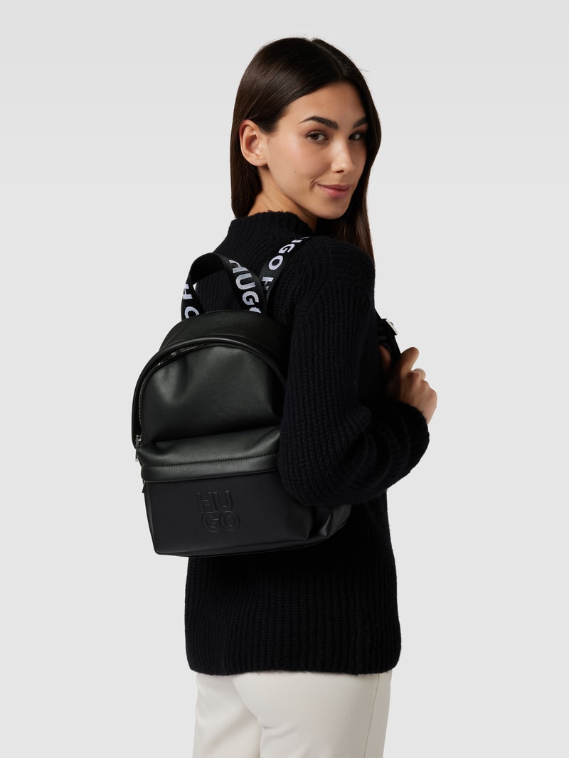 Rucksack mit Label-Prägung Modell 'Bel' in black