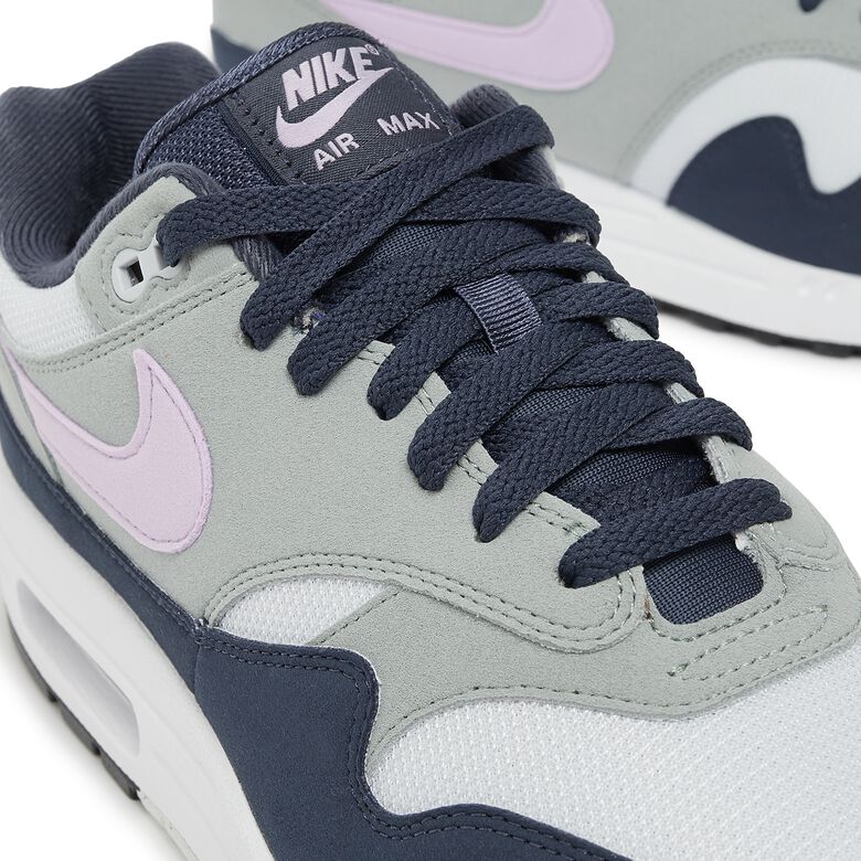 NIKE Air Max 1 