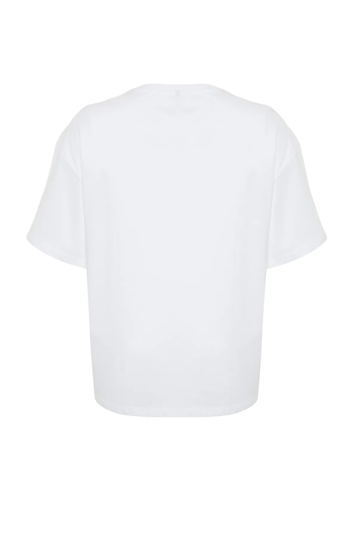 Trendyol Curve  Weißes Oversize-Strick-T-Shirt mit Herz-Accessoire und detailliertem Detail TBBSS24BF00008