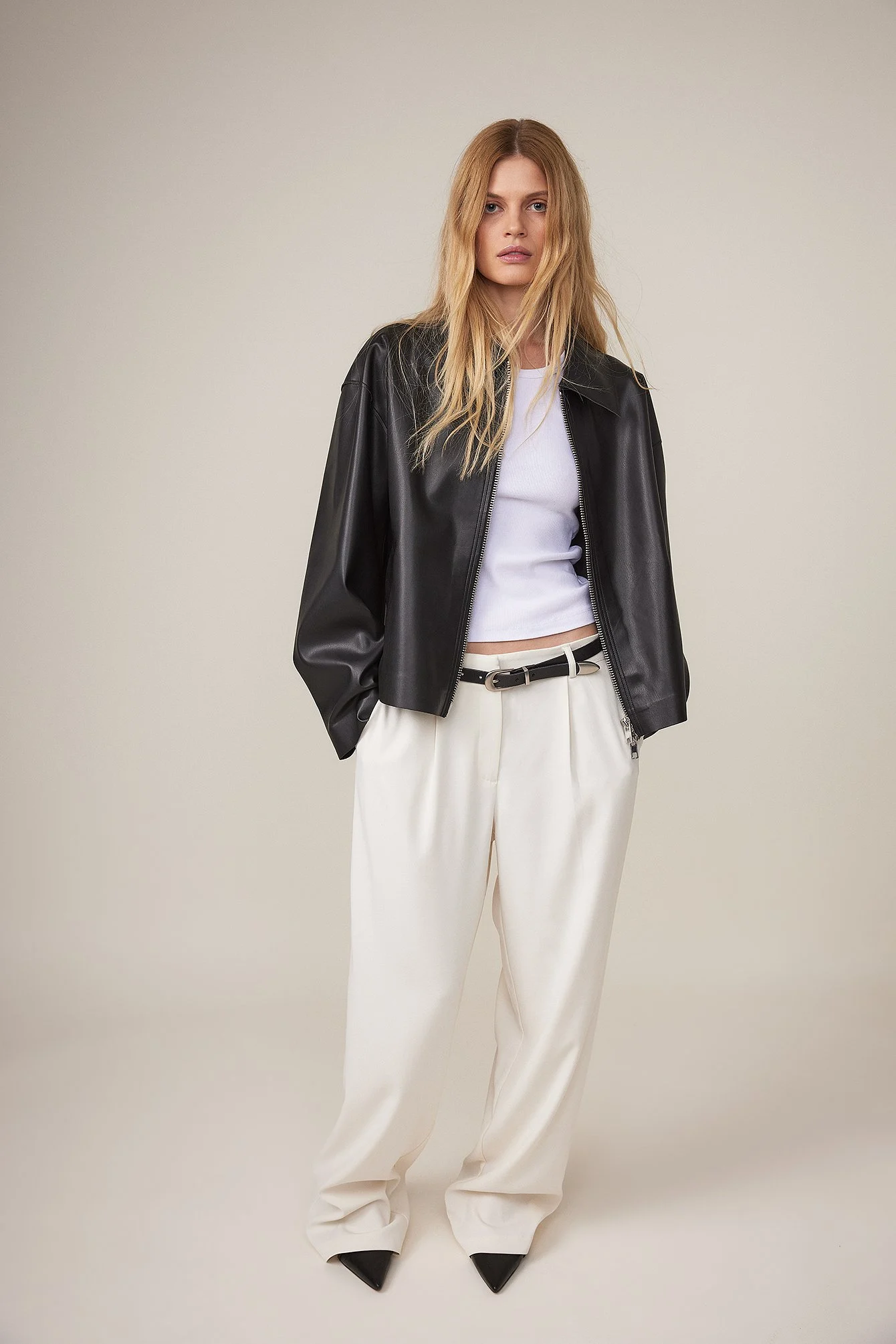 Pu-Jacke mit breitem Kragen