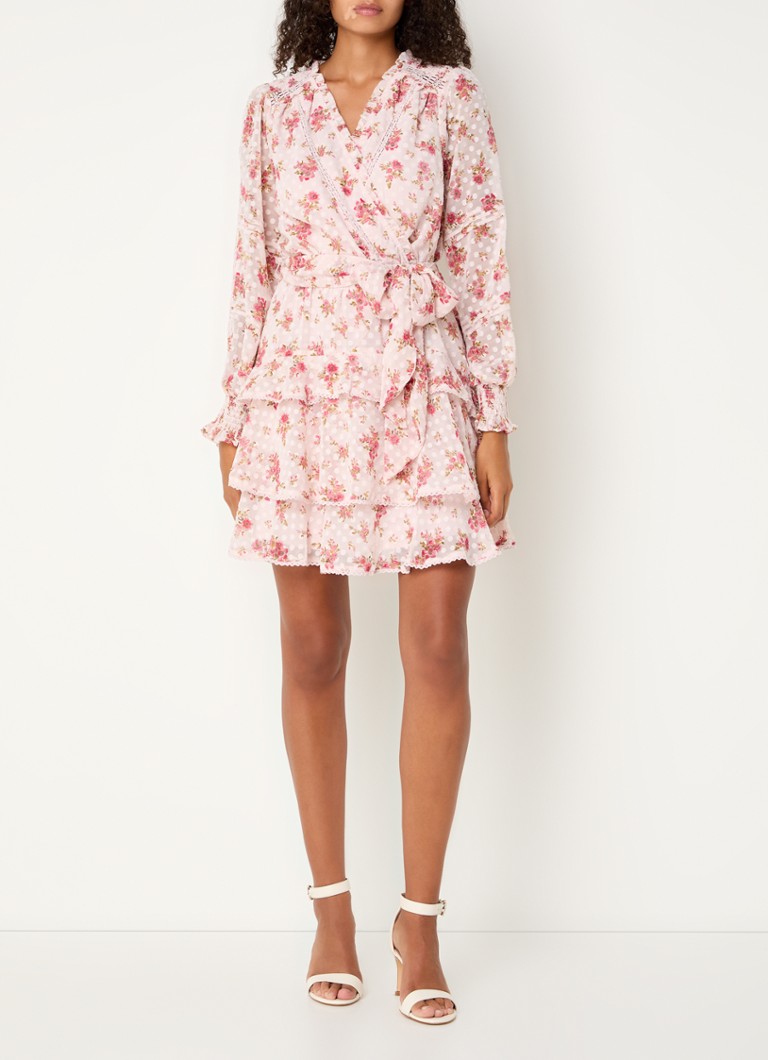 Vestido túnica corto Neo Noir Ada con volantes, estampado floral y cinturón de lazo.