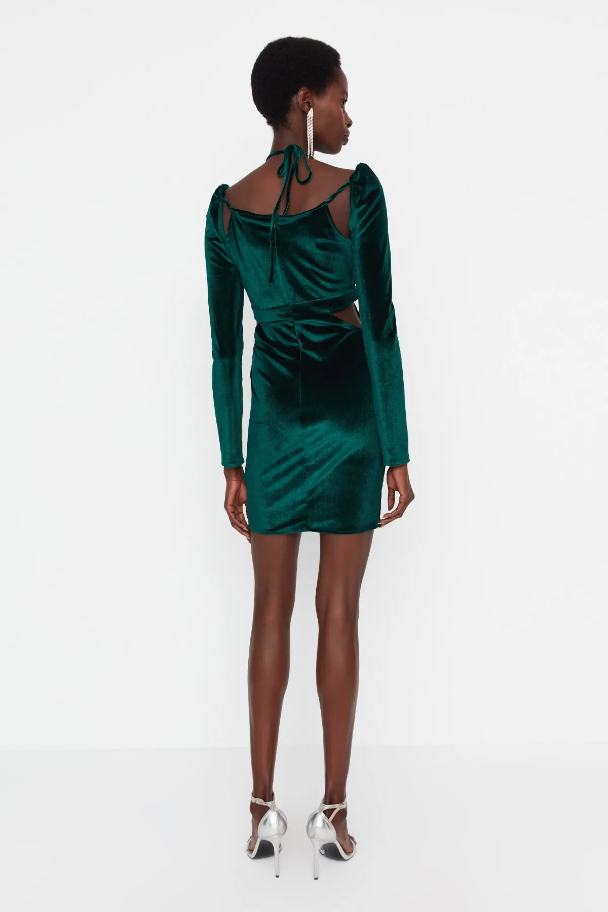 Trendyol Collection  Grünes, Neckholder-detailliertes, elegantes Abendkleid TPRAW23EL00118